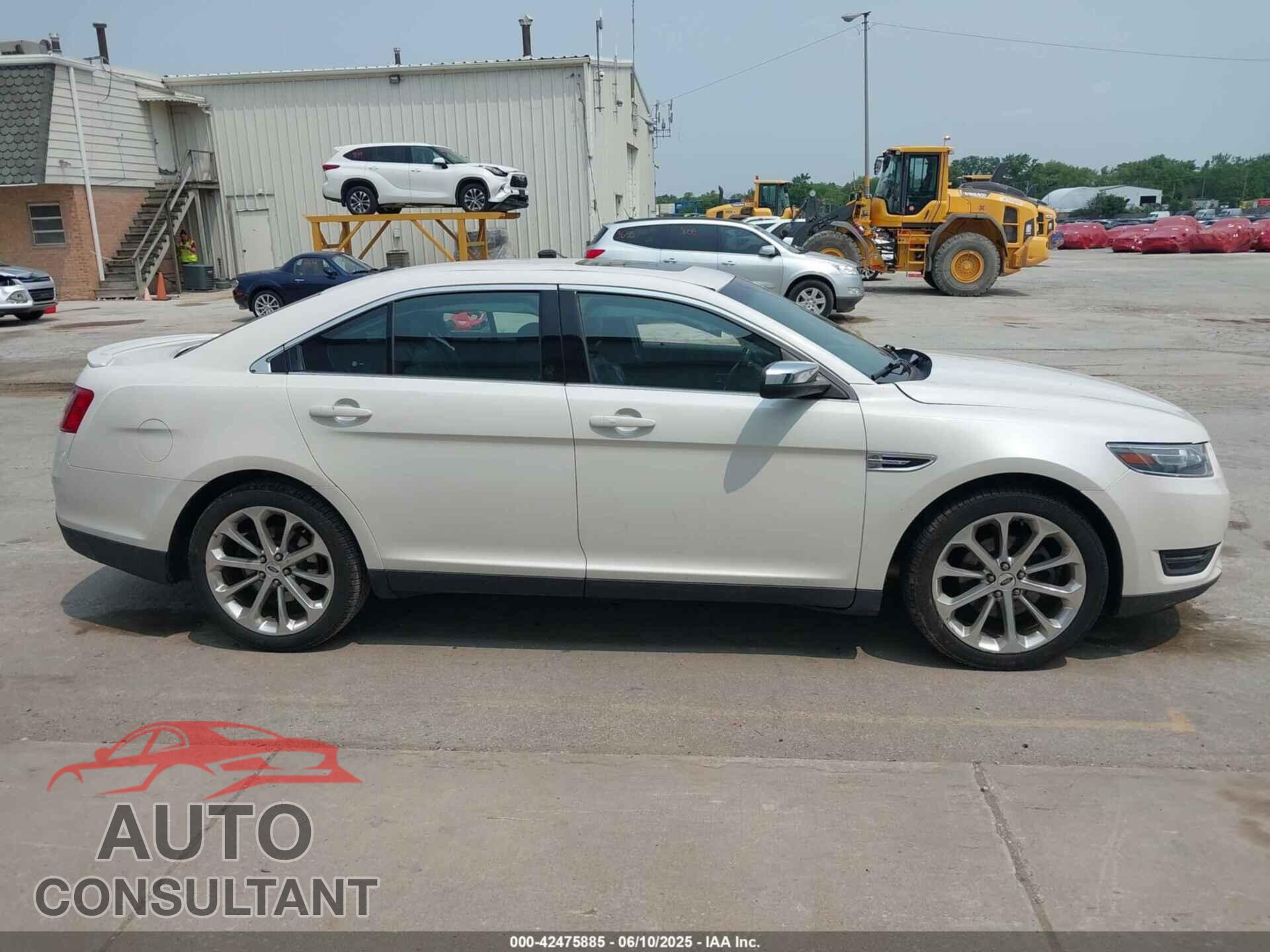 FORD TAURUS 2018 - 1FAHP2J85JG124441