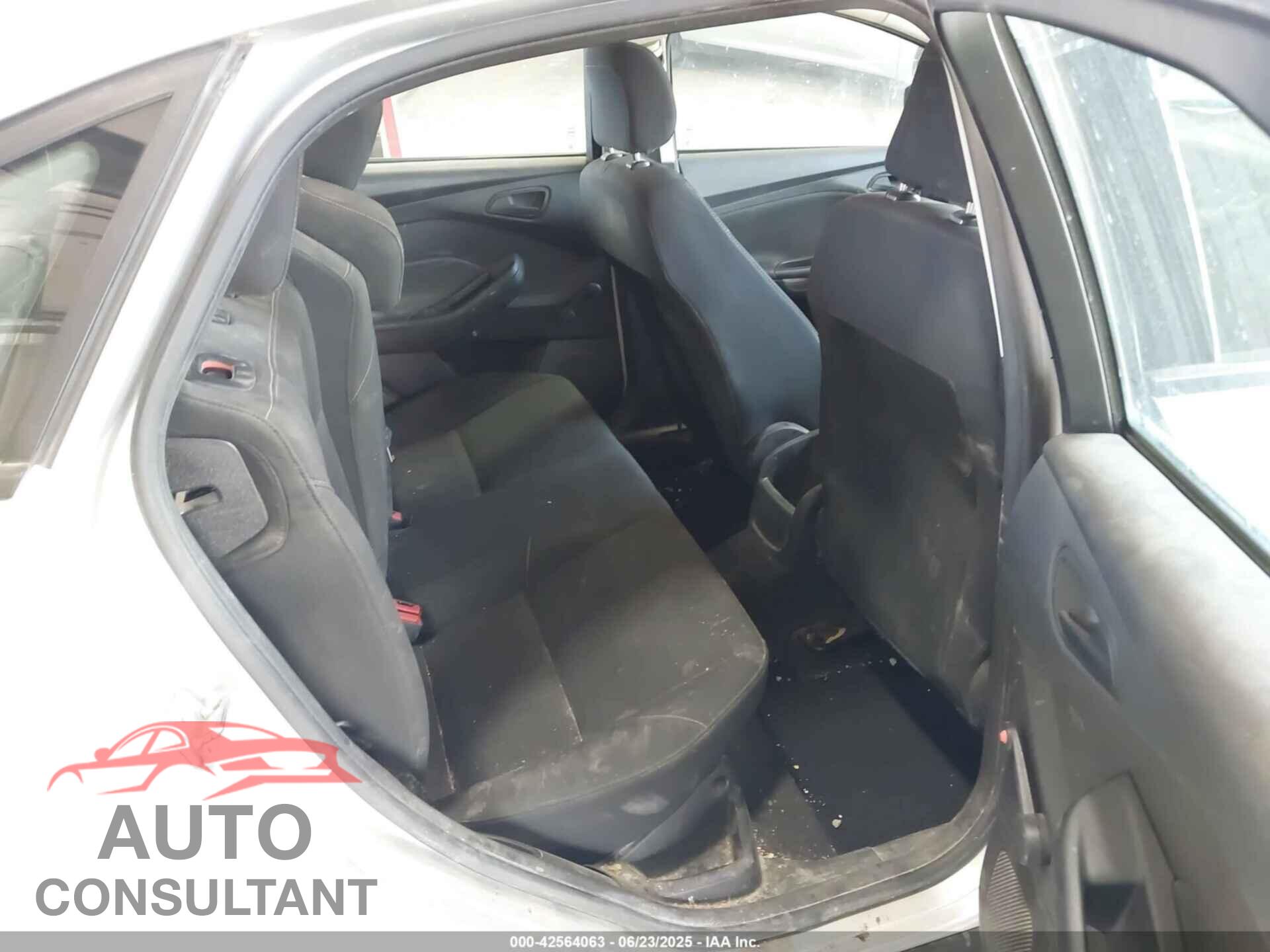 FORD FOCUS 2017 - 1FADP3E22HL221723