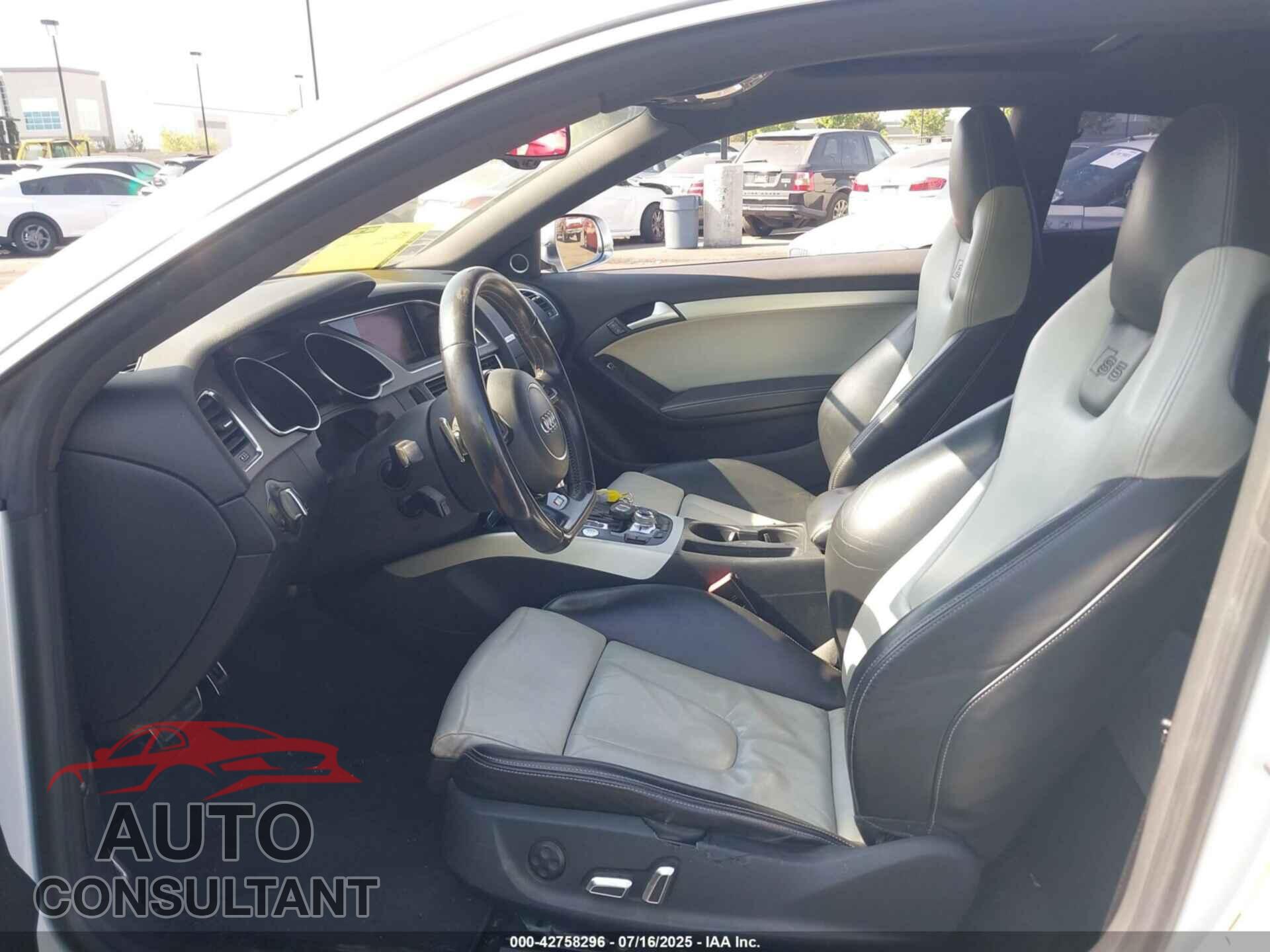 AUDI S5 2013 - WAUCGAFR0DA042850