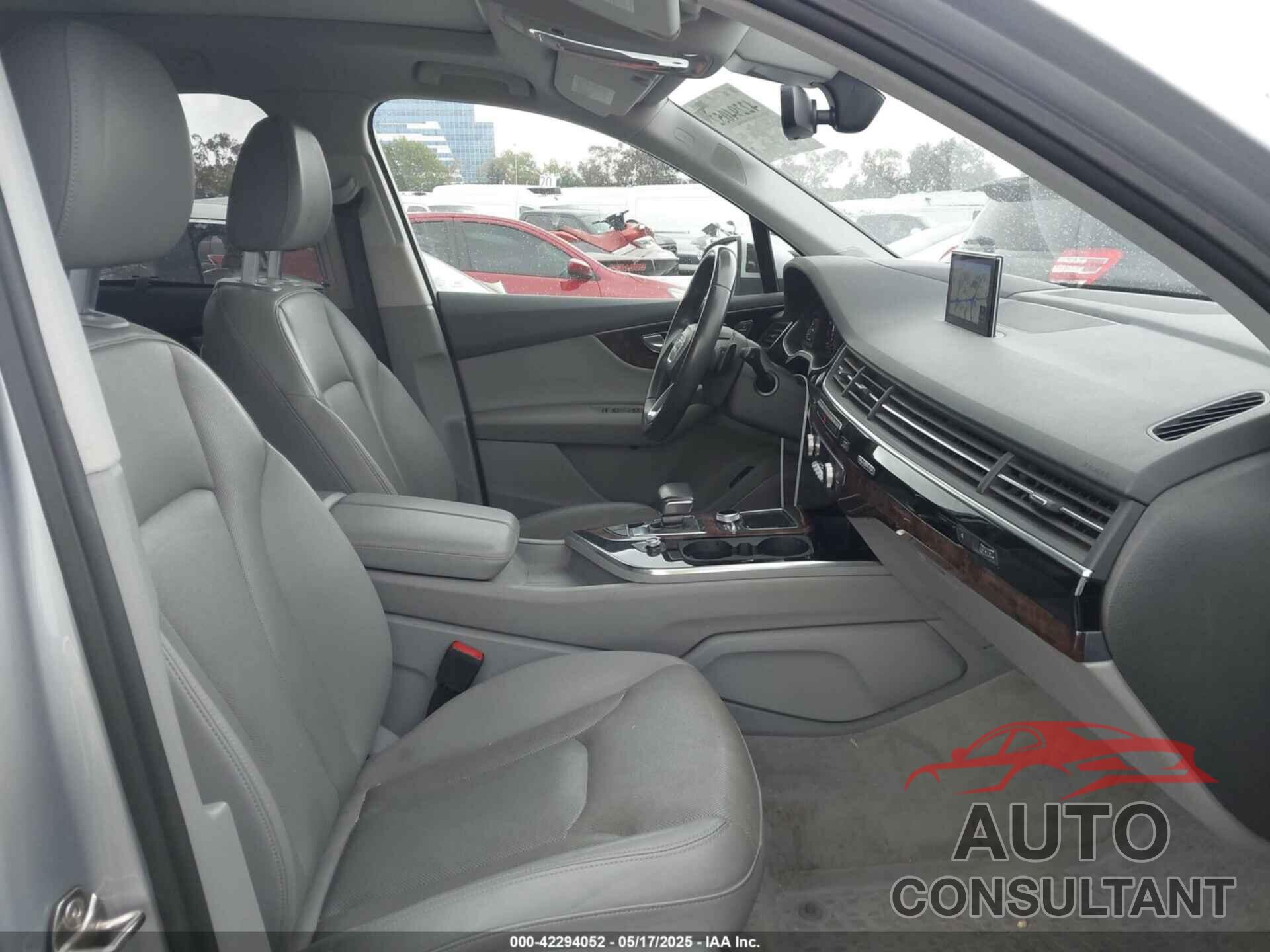 AUDI Q7 2018 - WA1VAAF77JD028847