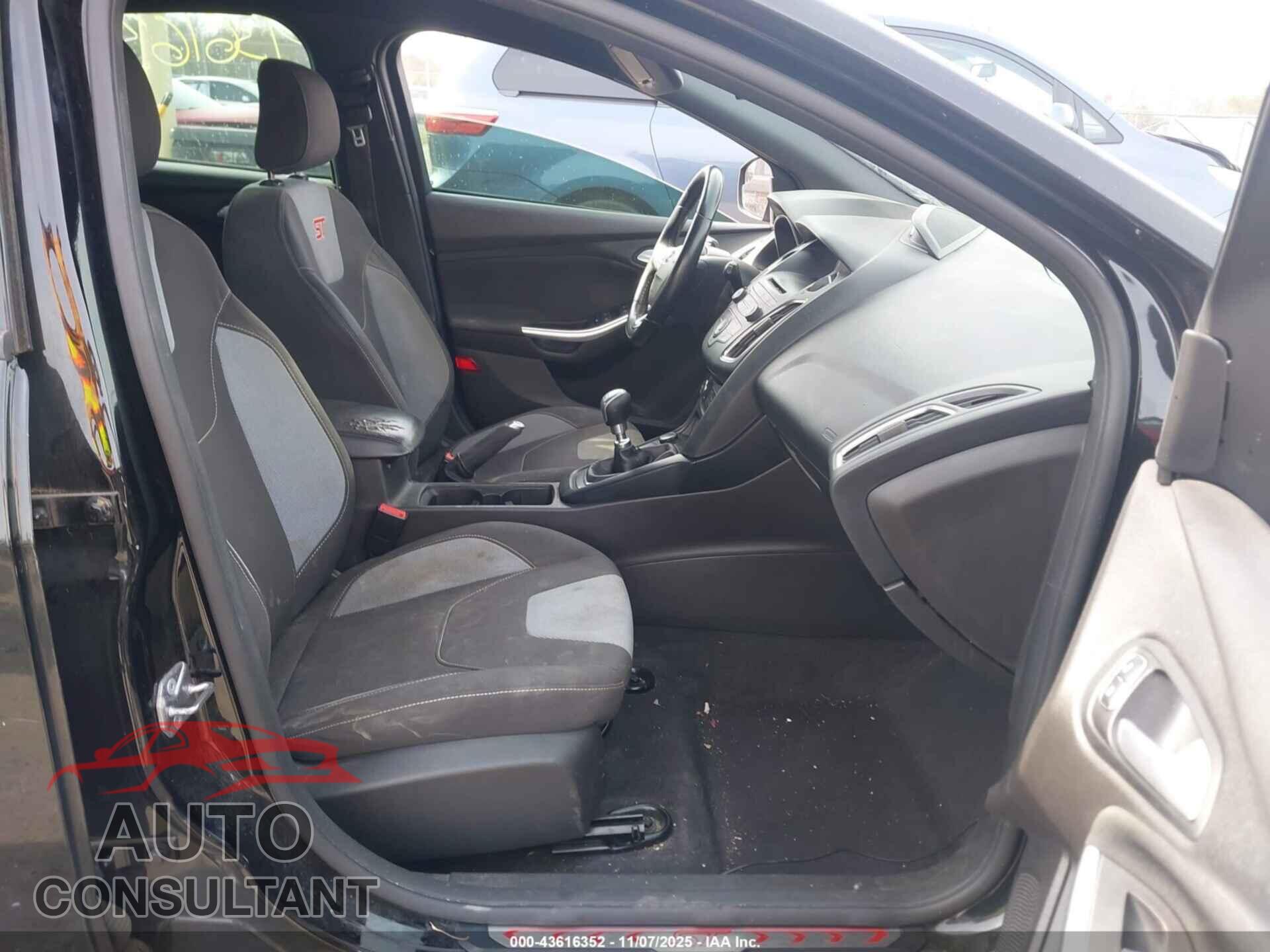 FORD FOCUS ST 2017 - 1FADP3L99HL242441