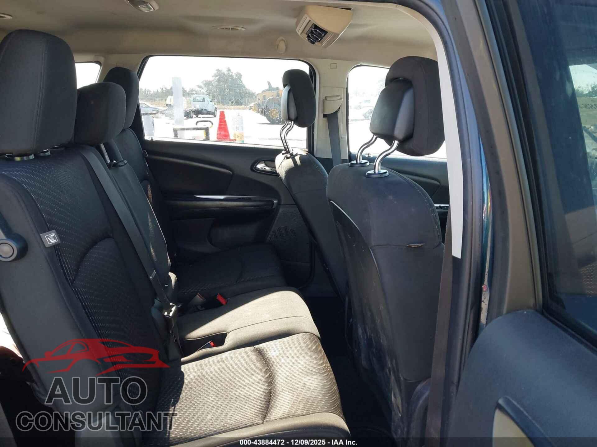 DODGE JOURNEY 2015 - 3C4PDCBB2FT577157