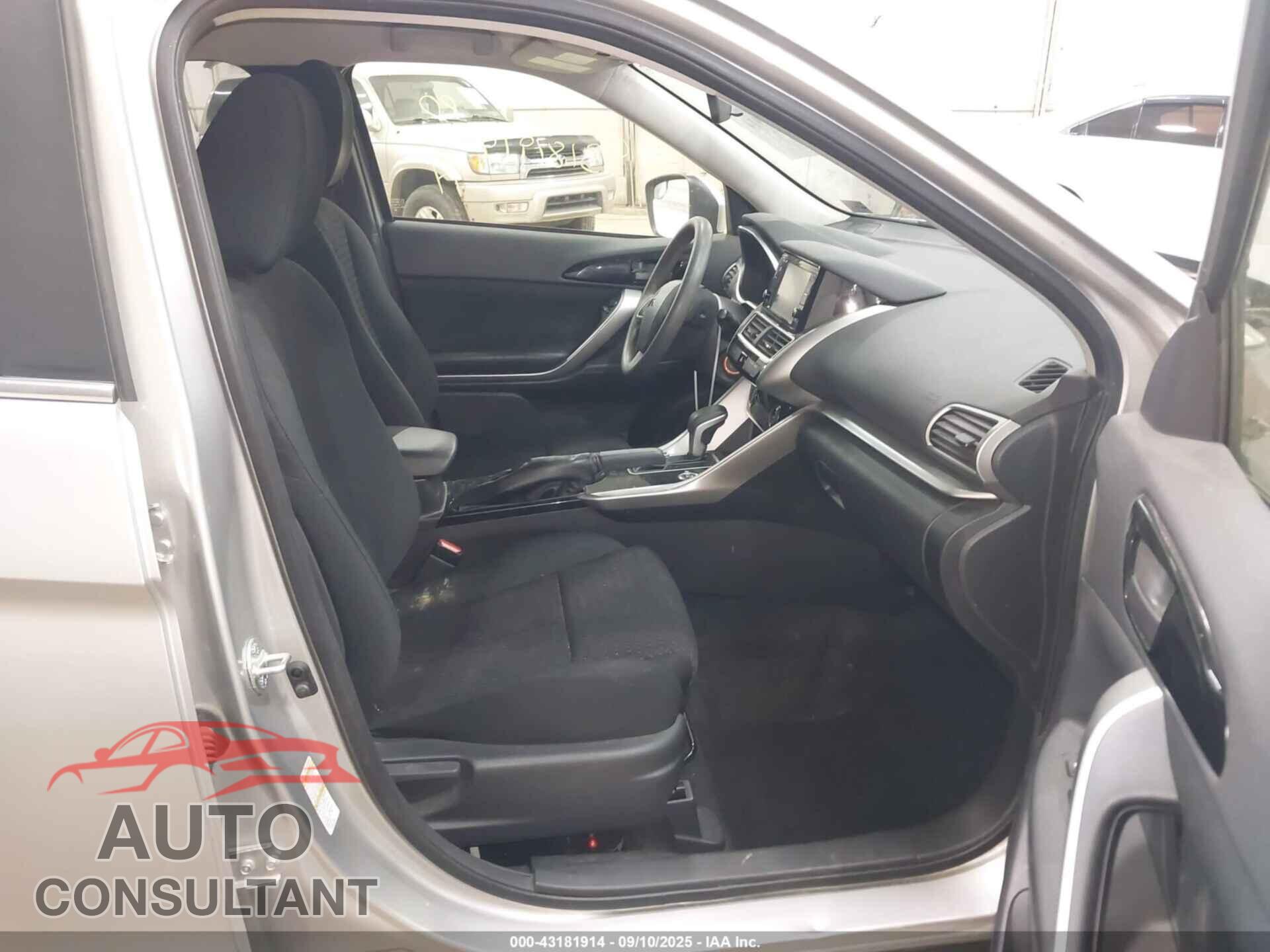 MITSUBISHI ECLIPSE CROSS 2018 - JA4AT3AA3JZ065601
