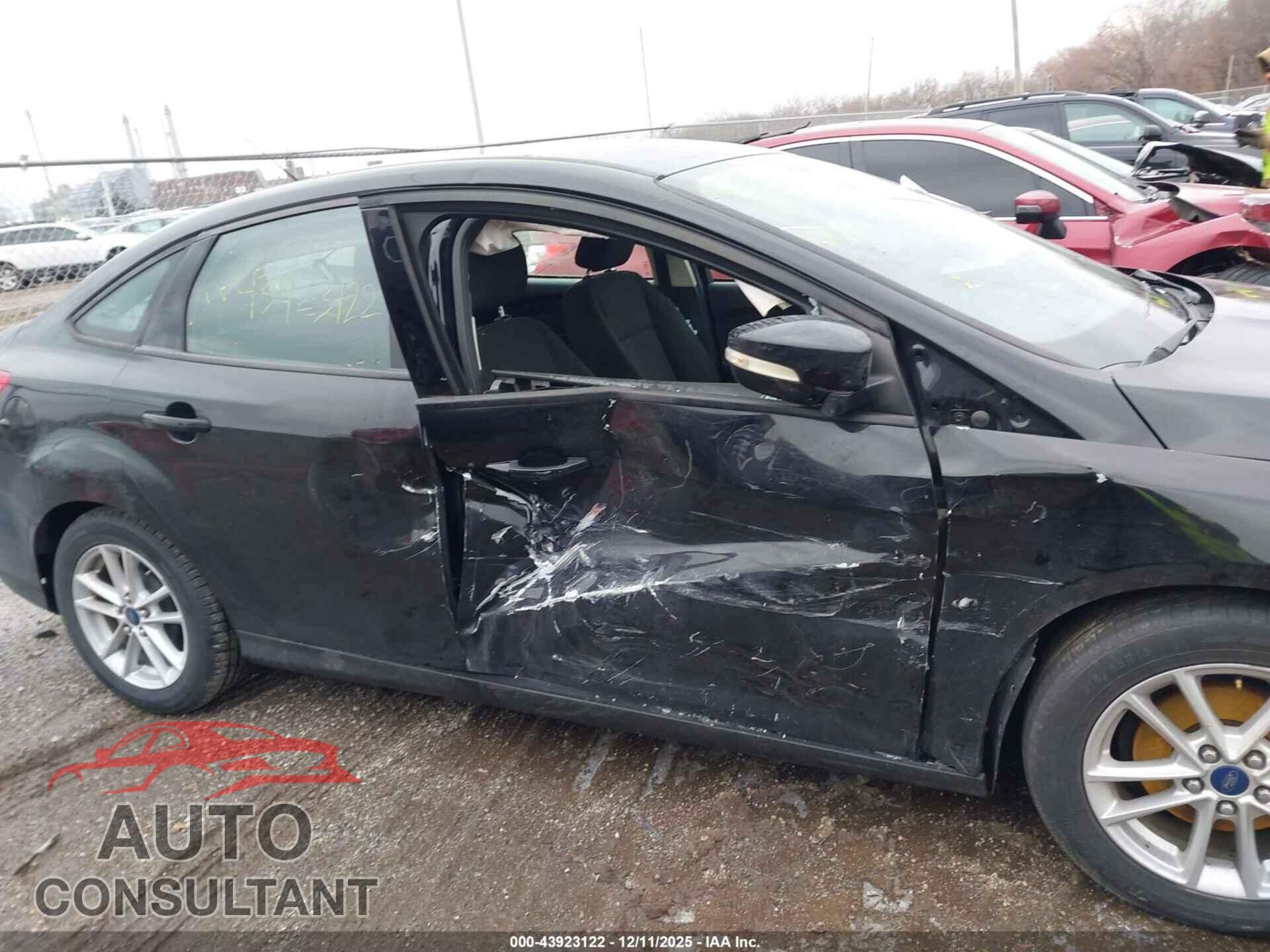 FORD FOCUS 2017 - 1FADP3F20HL205258