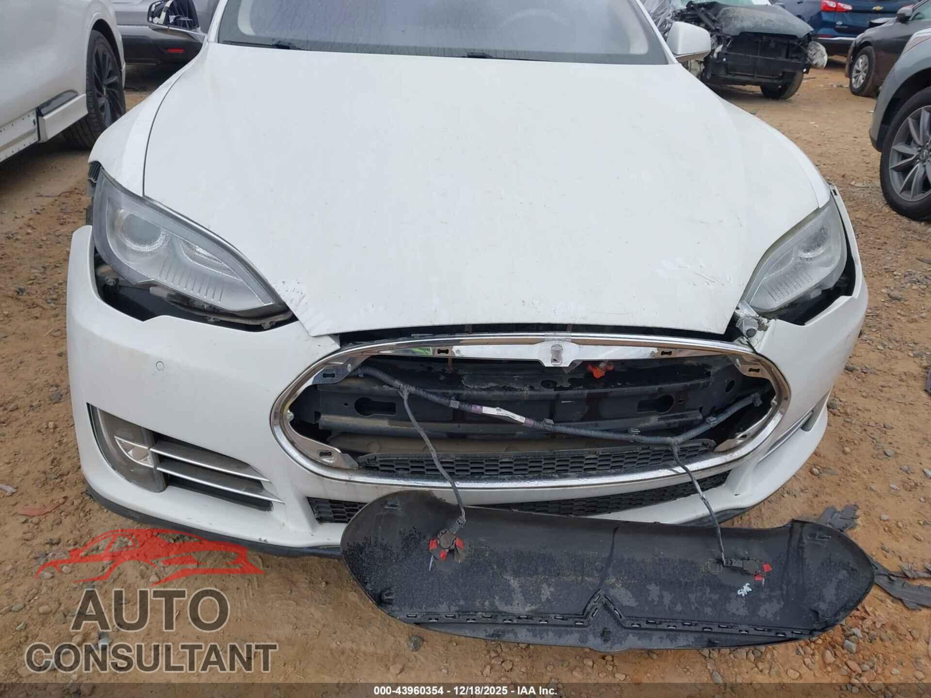 TESLA MODEL S 2013 - 5YJSA1DP0DFP21946