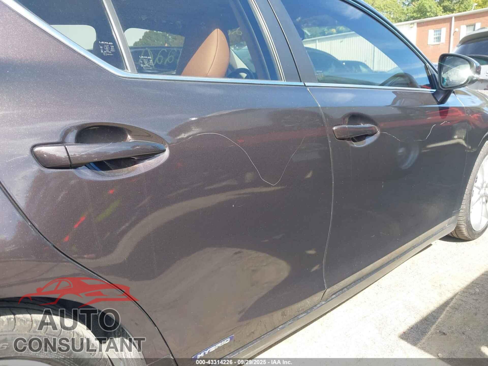 LEXUS CT 200H 2011 - JTHKD5BH8B2016238