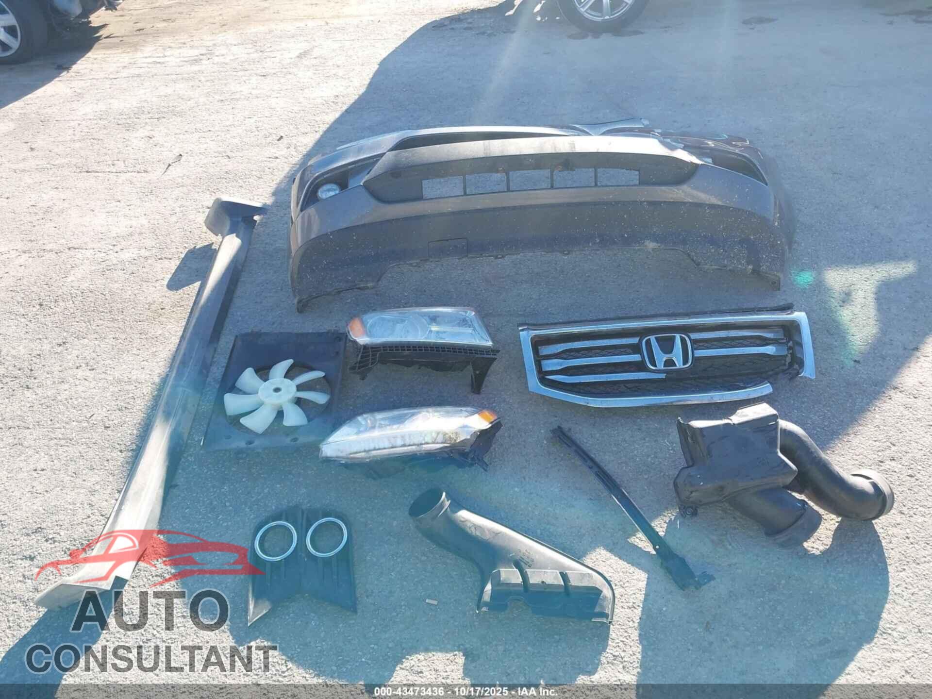 HONDA PILOT 2015 - 5FNYF4H47FB013421