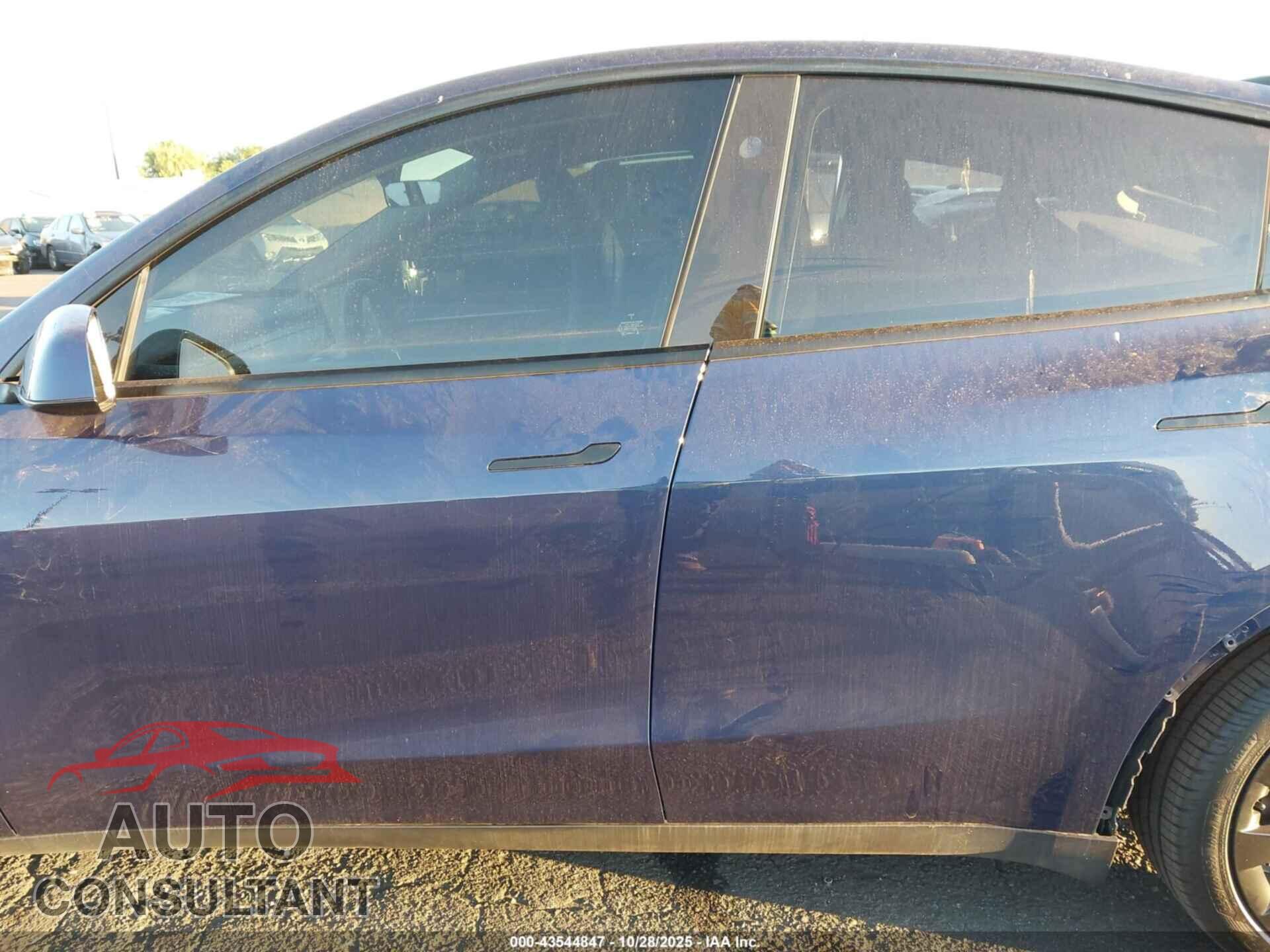 TESLA MODEL Y 2023 - 7SAYGDEE0PF929050