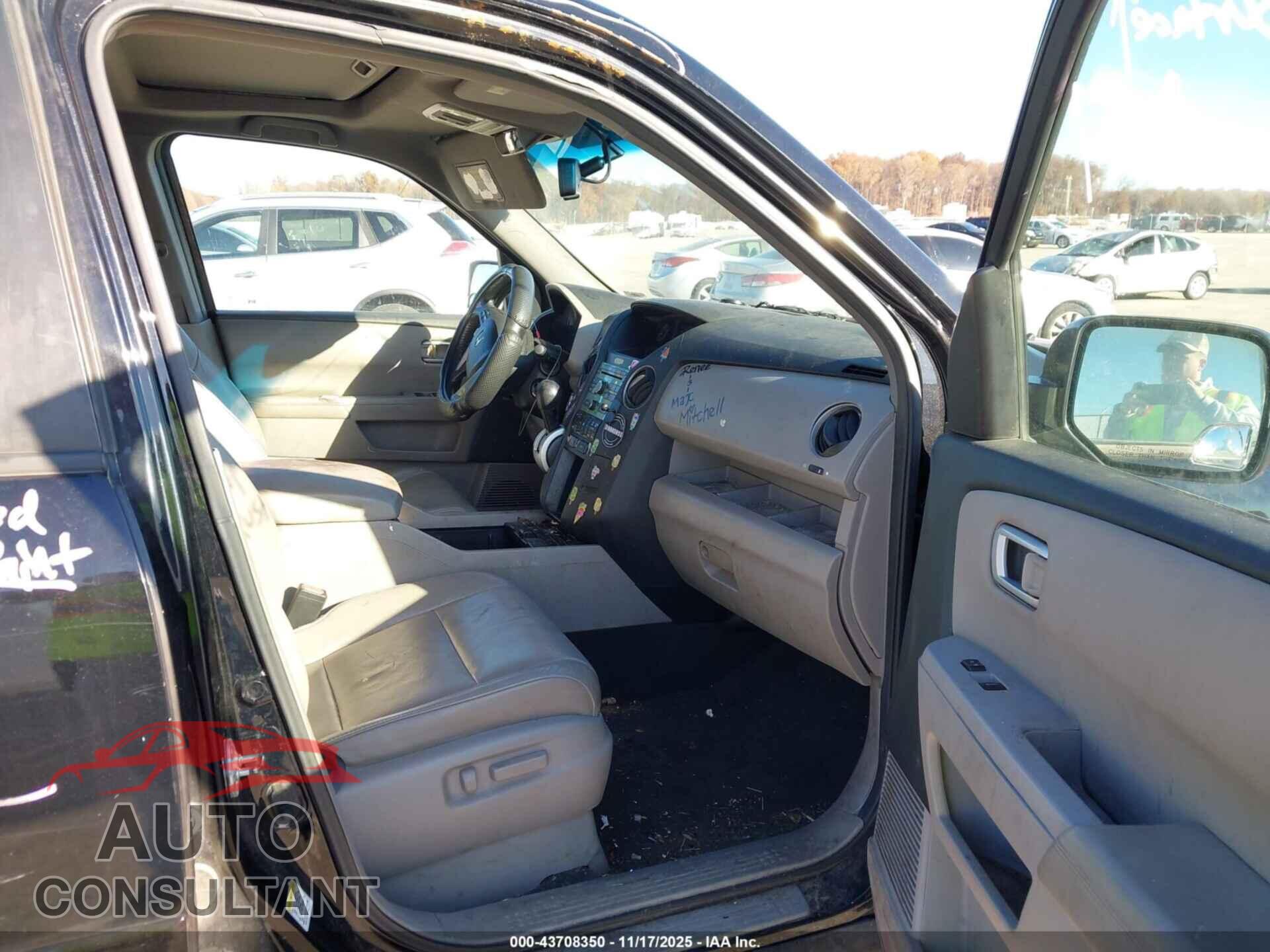 HONDA PILOT 2011 - 5FNYF4H5XBB073793