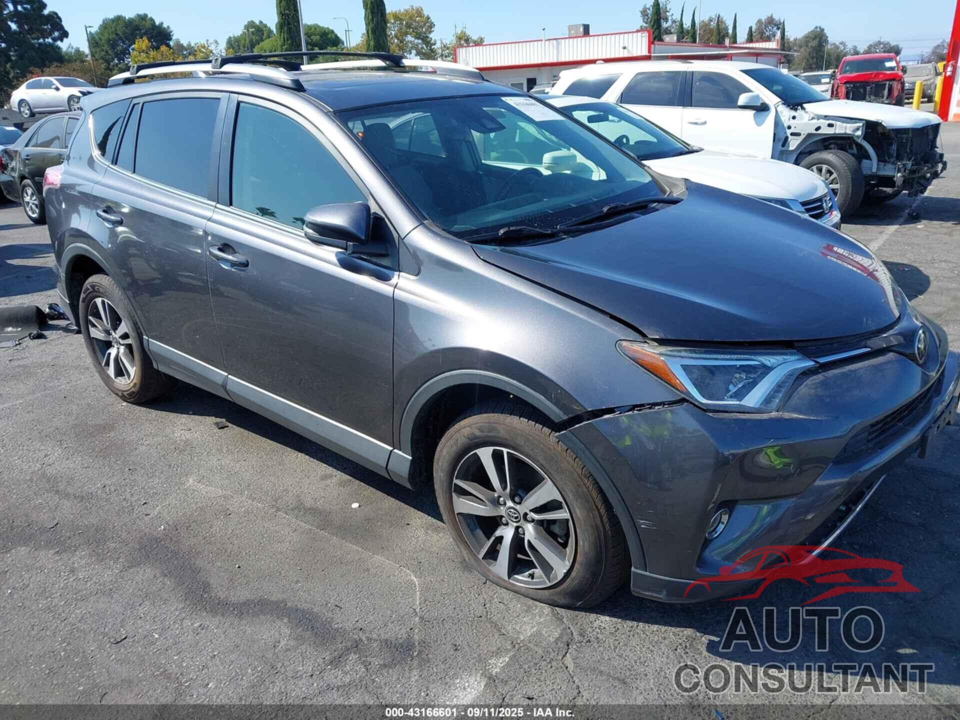 TOYOTA RAV4 2017 - JTMWFREV7HJ100930