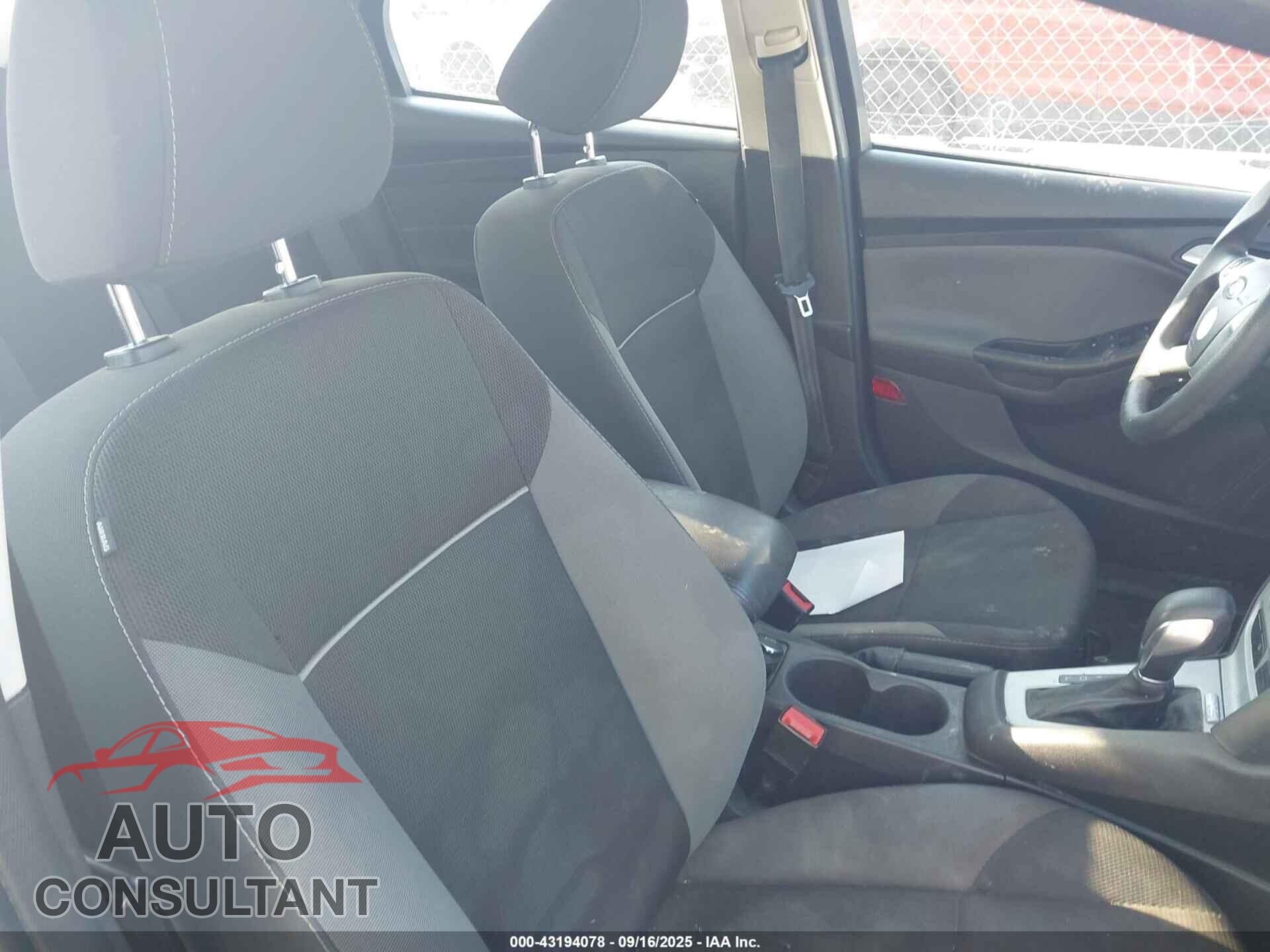 FORD FOCUS 2014 - 1FADP3K2XEL158208