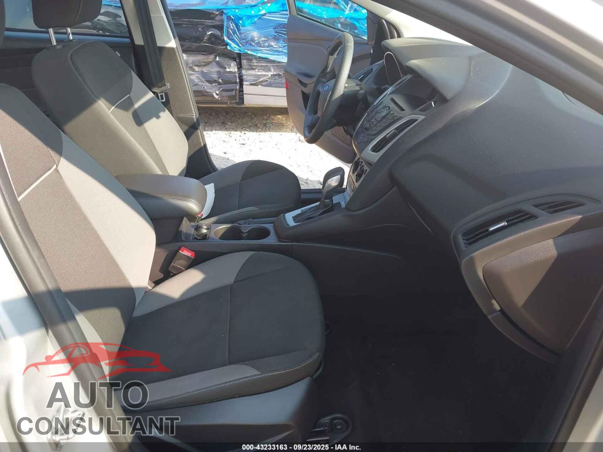 FORD FOCUS 2014 - 1FADP3F27EL459805