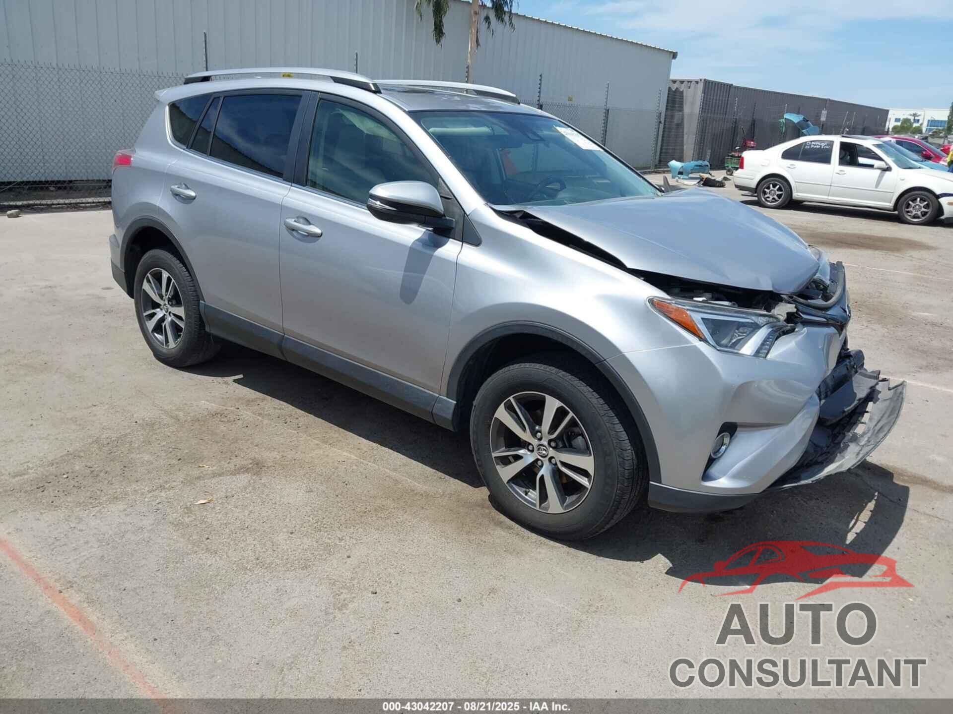 TOYOTA RAV4 2018 - JTMWFREVXJD110470