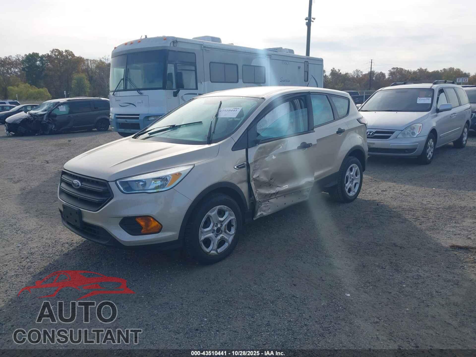 FORD ESCAPE 2017 - 1FMCU0F73HUB96943