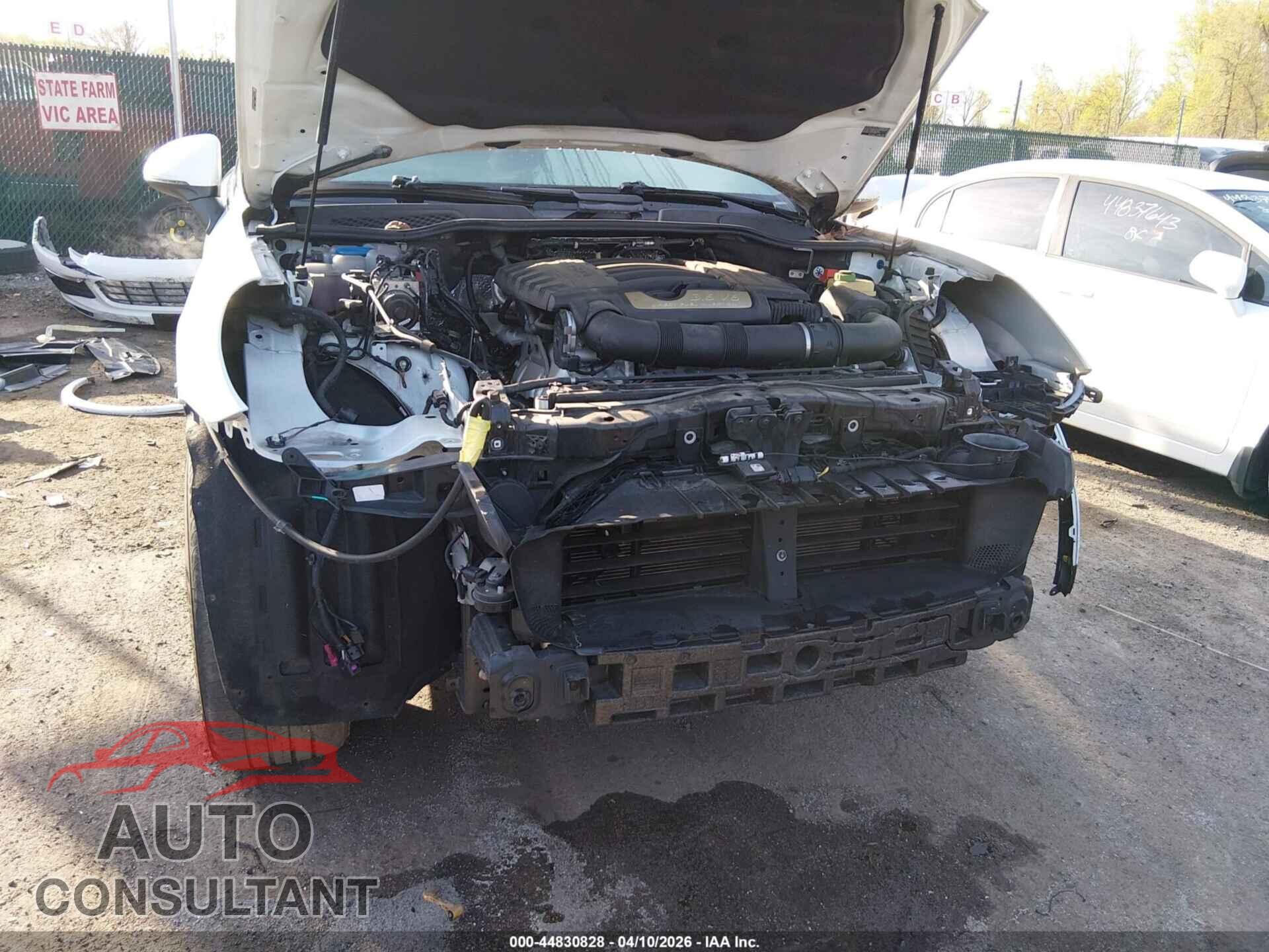PORSCHE CAYENNE 2017 - WP1AA2A20HKA82274