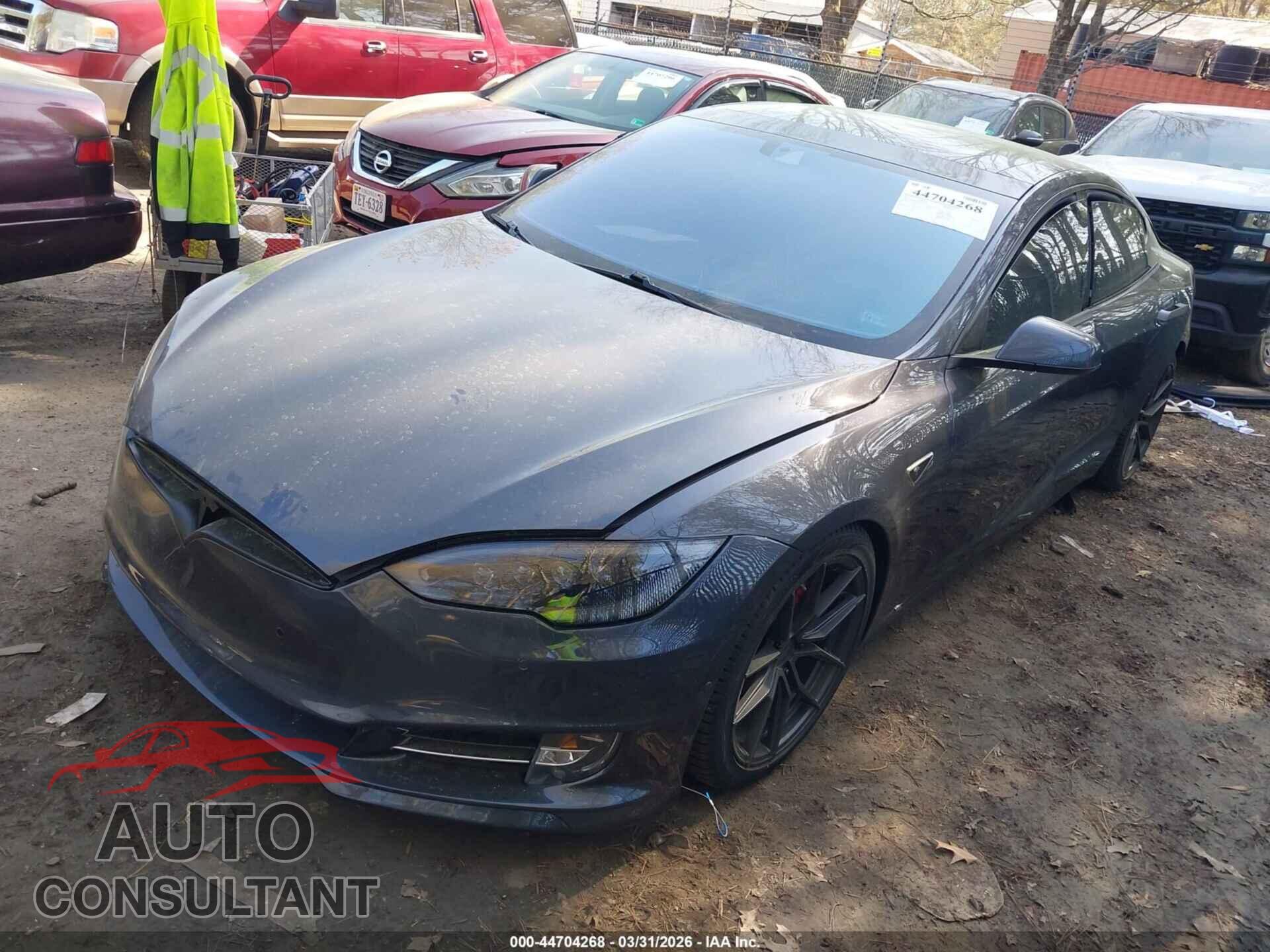 TESLA MODEL S 2015 - 5YJSA1E40FF116638