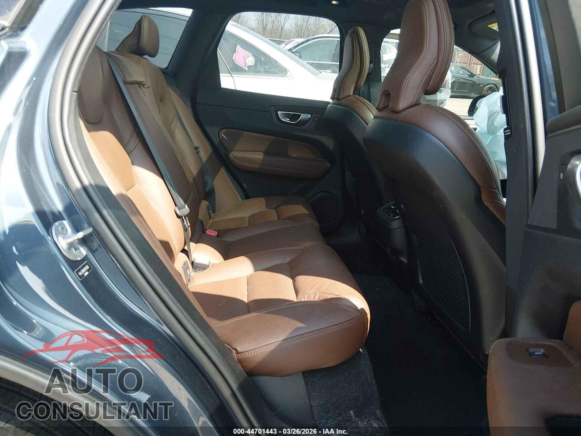 VOLVO XC60 2024 - YV4L12RM2R1791566