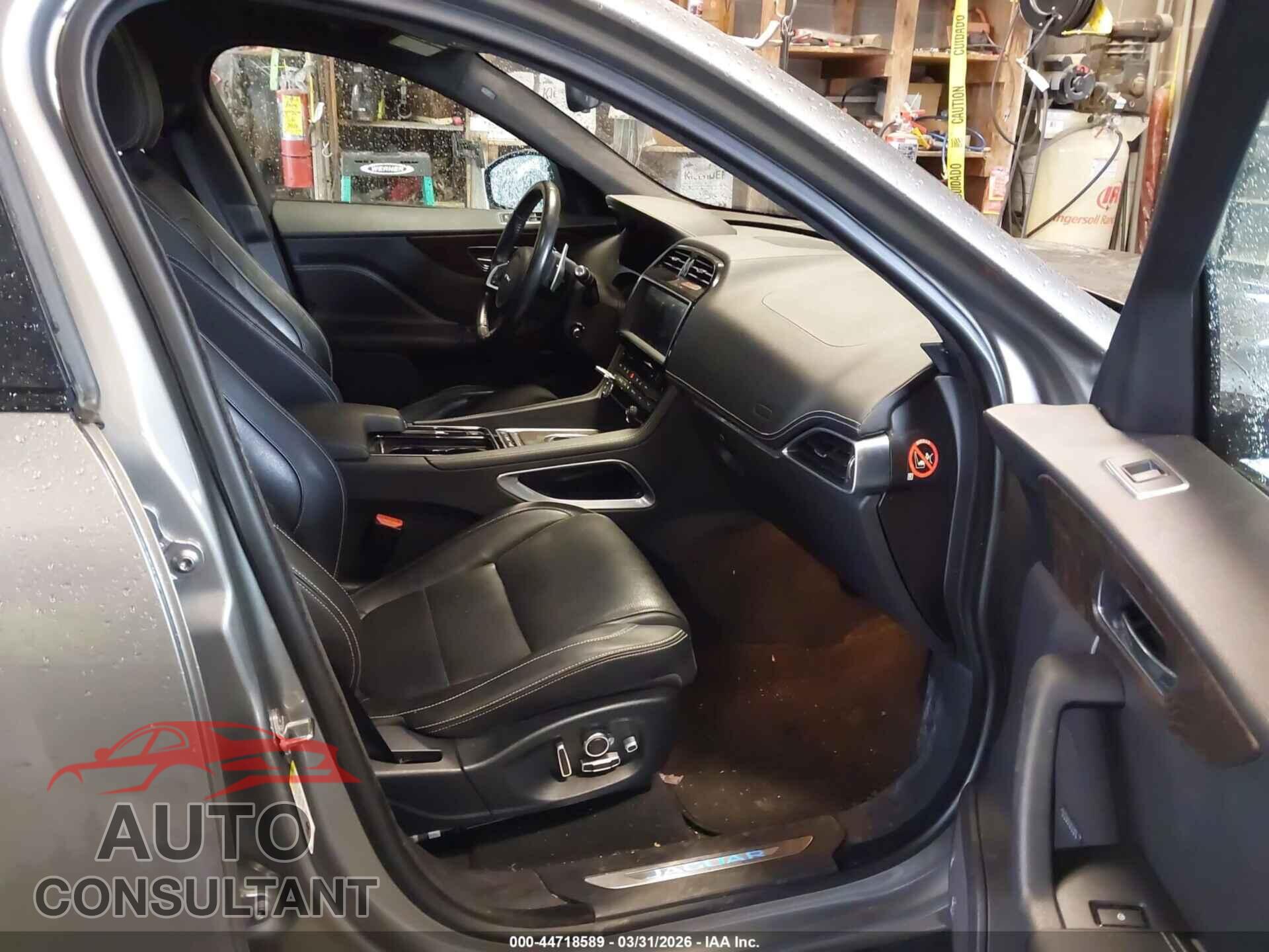 JAGUAR F-PACE 2019 - SADCL2FX1KA366636