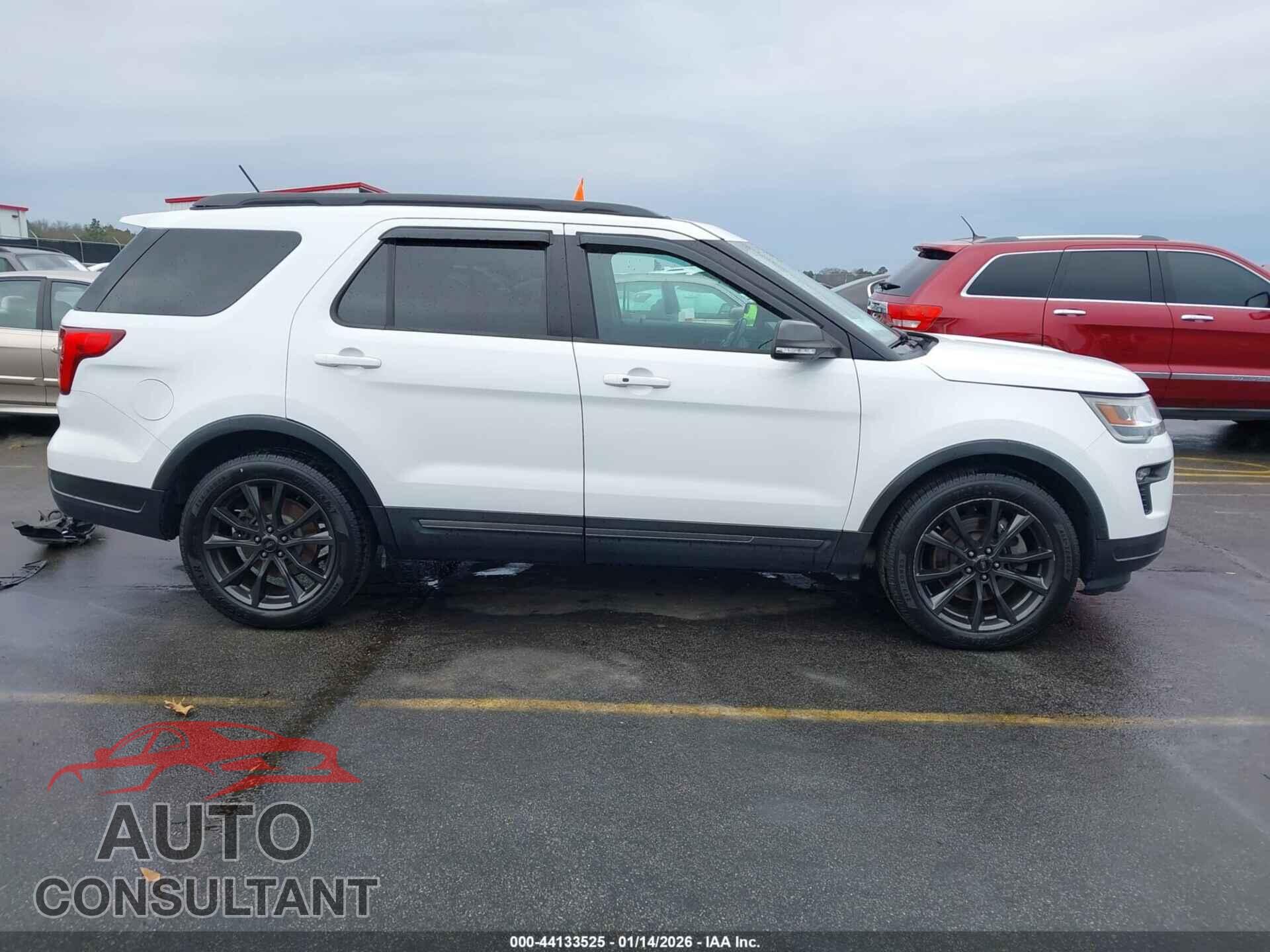 FORD EXPLORER 2018 - 1FM5K7D8XJGB52431