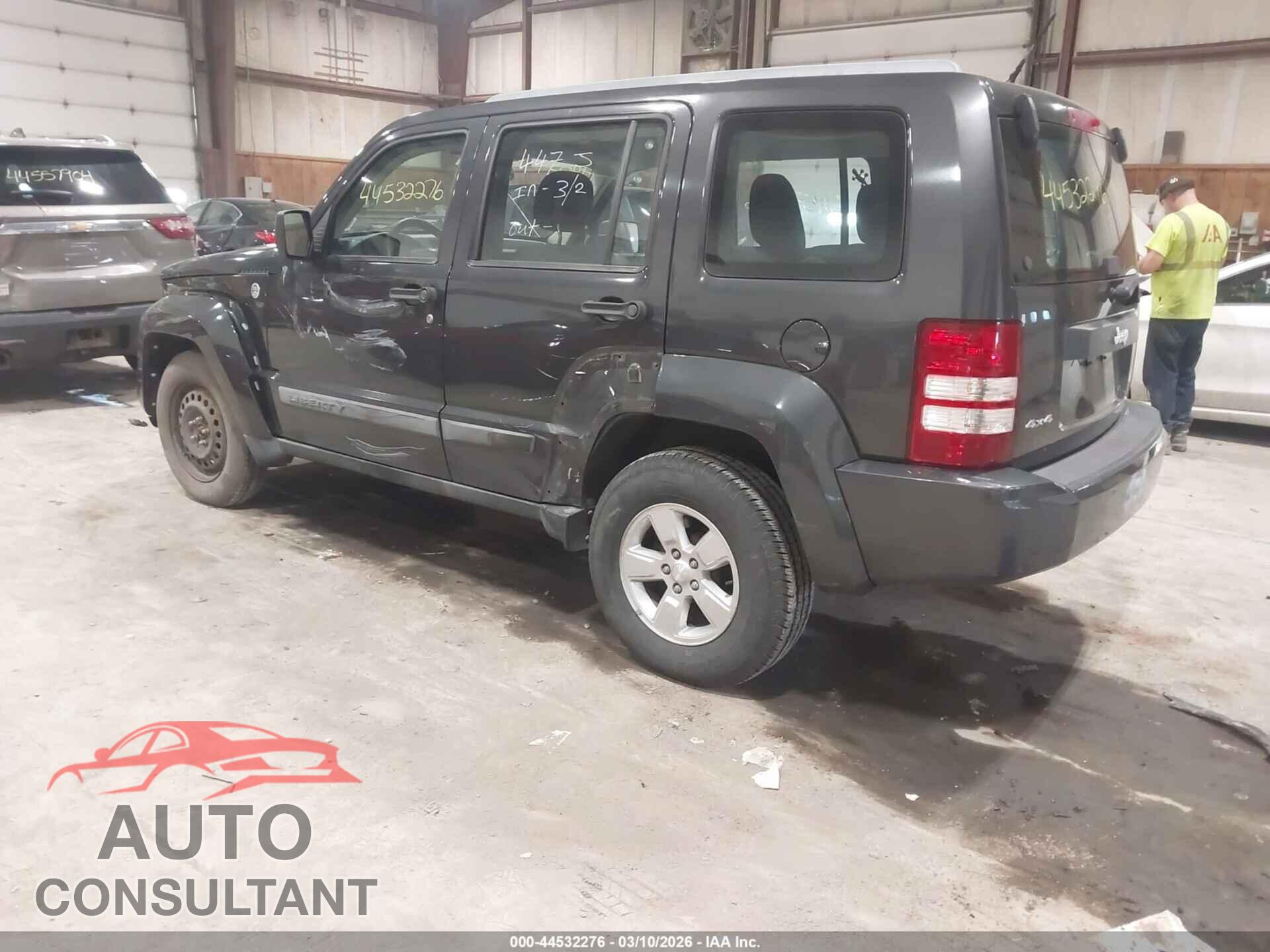 JEEP LIBERTY 2011 - 1J4PN2GK5BW593142
