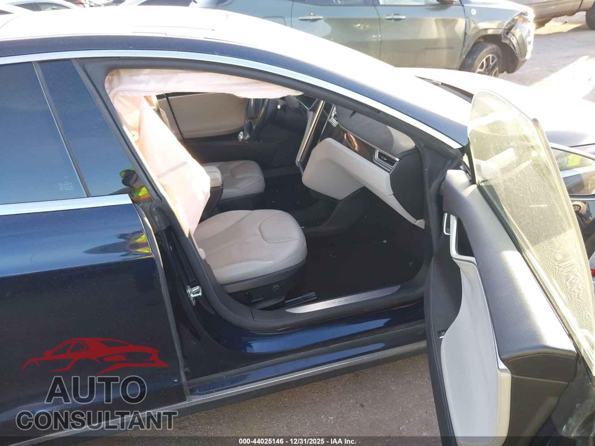 TESLA MODEL S 2015 - 5YJSA1H29FFP75974