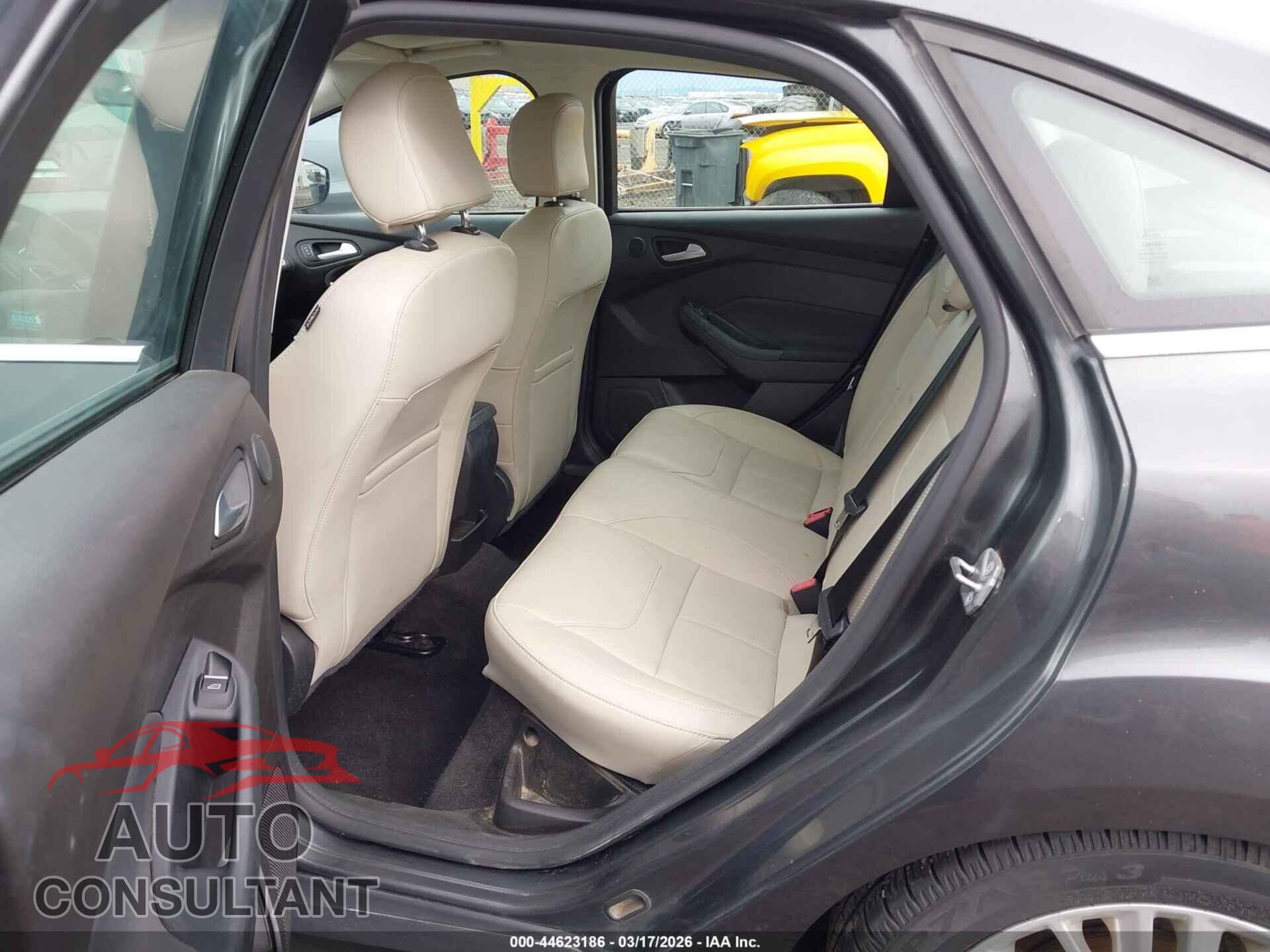 FORD FOCUS 2017 - 1FADP3J25HL264961