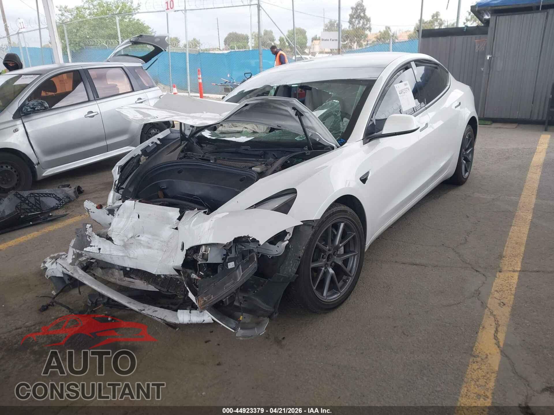 TESLA MODEL 3 2021 - 5YJ3E1EA4MF000824