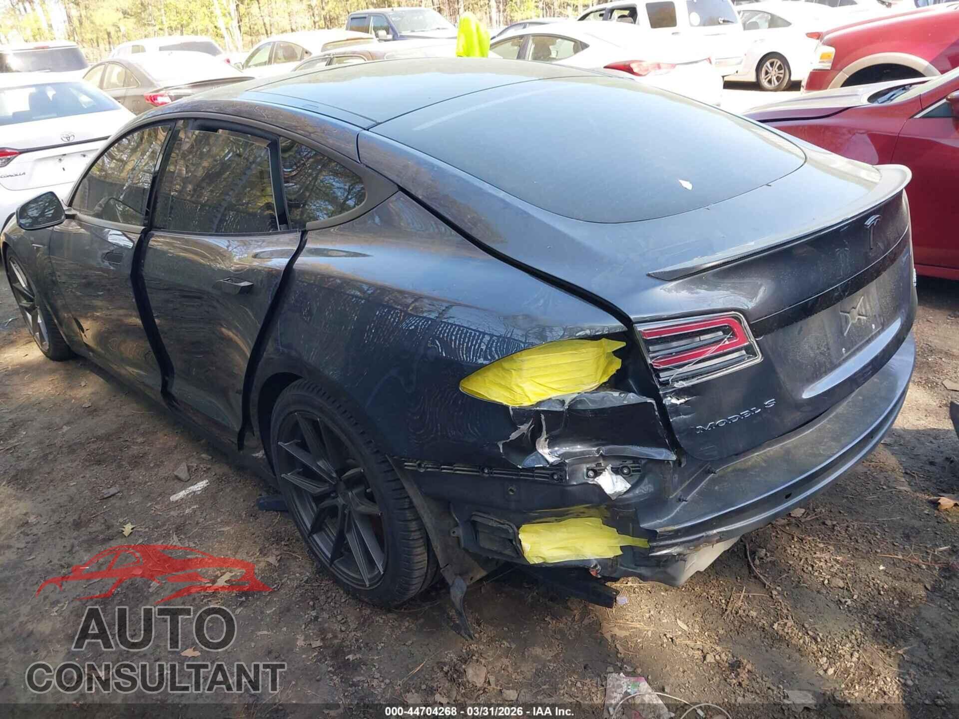 TESLA MODEL S 2015 - 5YJSA1E40FF116638