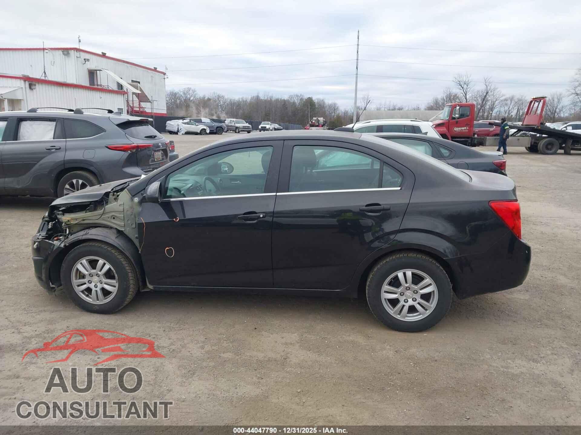 CHEVROLET SONIC 2015 - 1G1JC5SH3F4163473