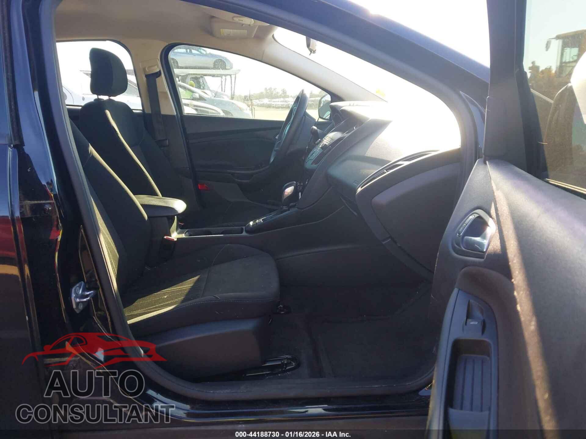 FORD FOCUS 2018 - 1FADP3F26JL234544