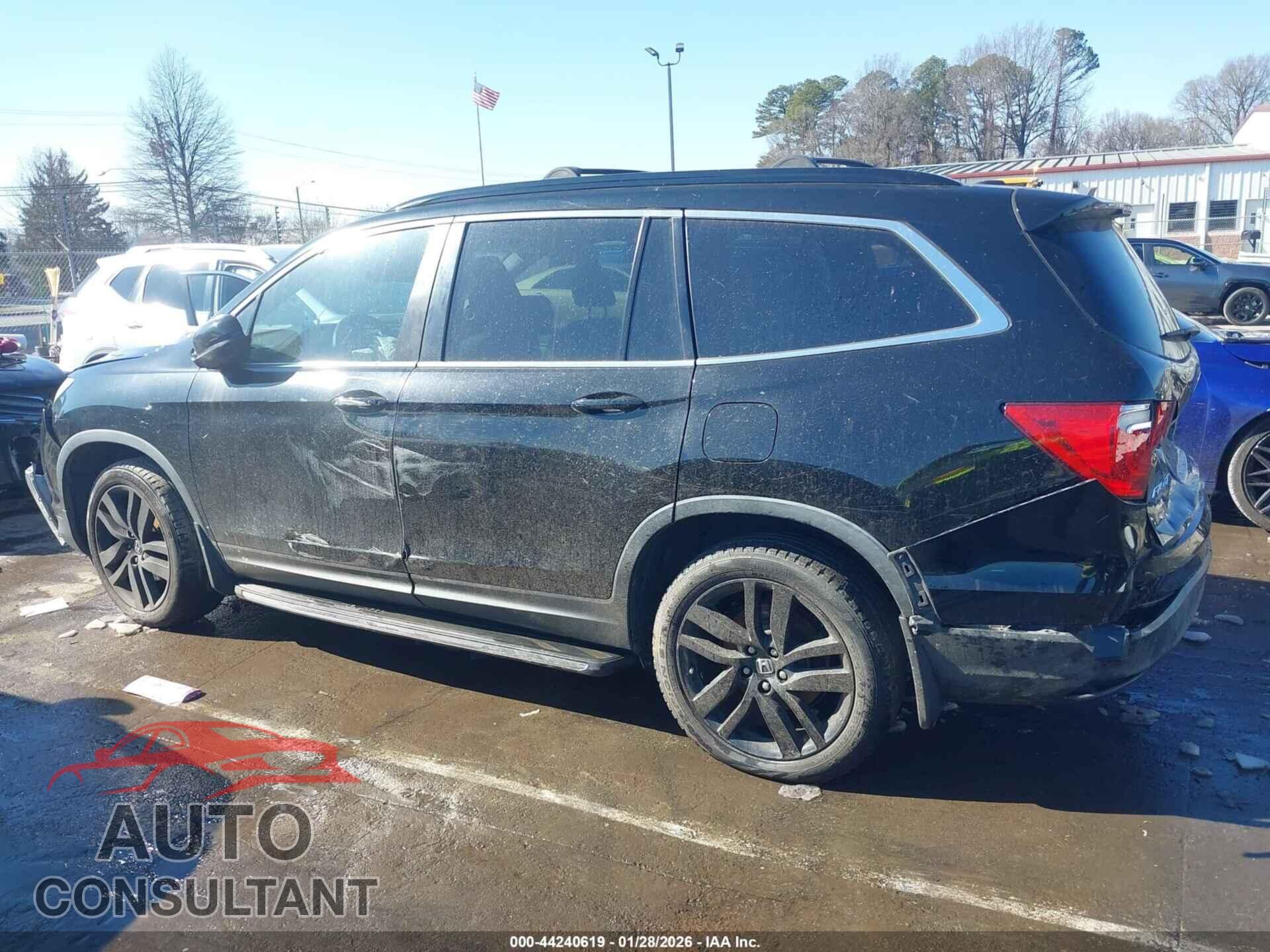 HONDA PILOT 2018 - 5FNYF5H57JB020781