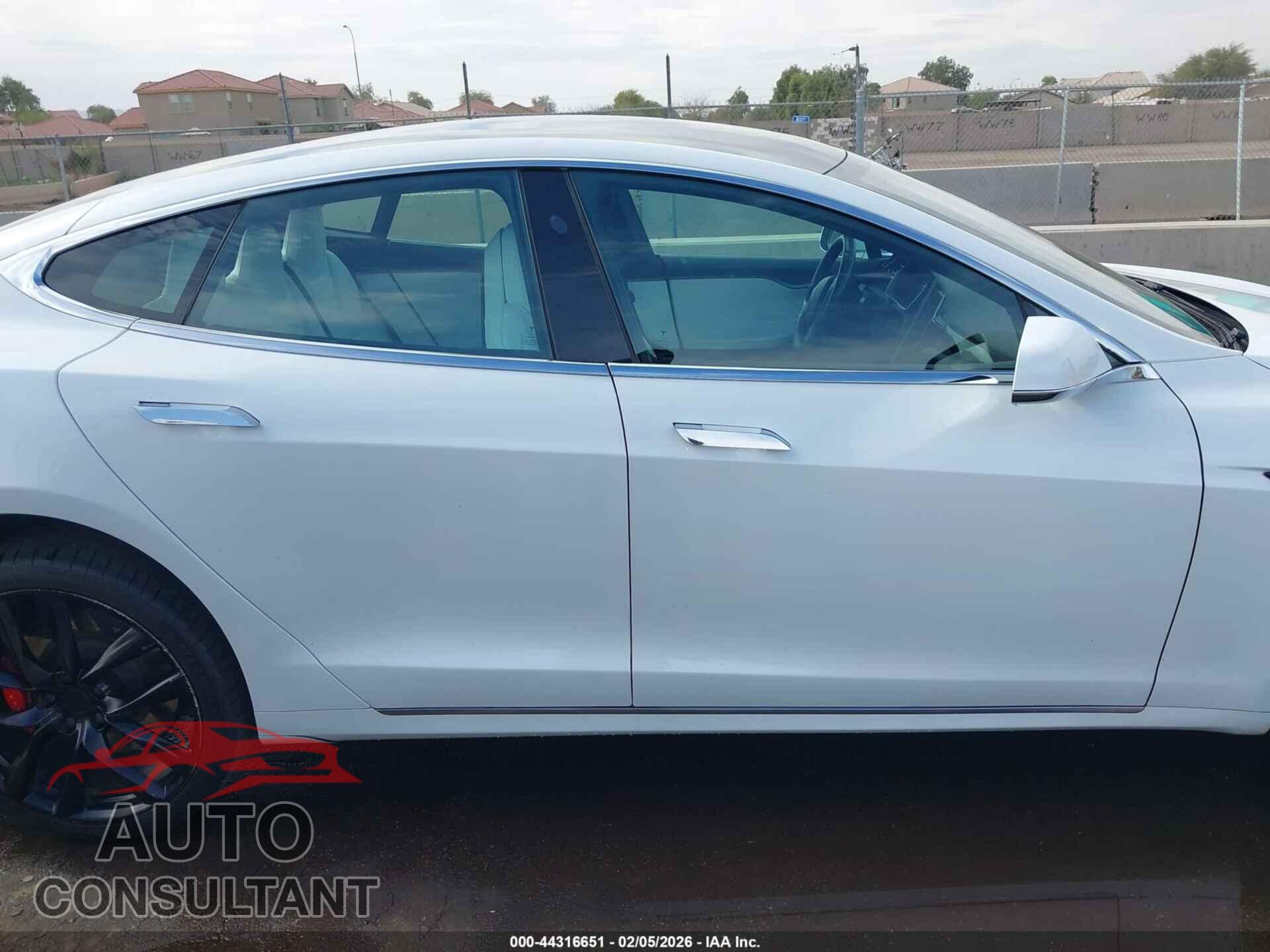TESLA MODEL S 2018 - 5YJSA1E47JF271731