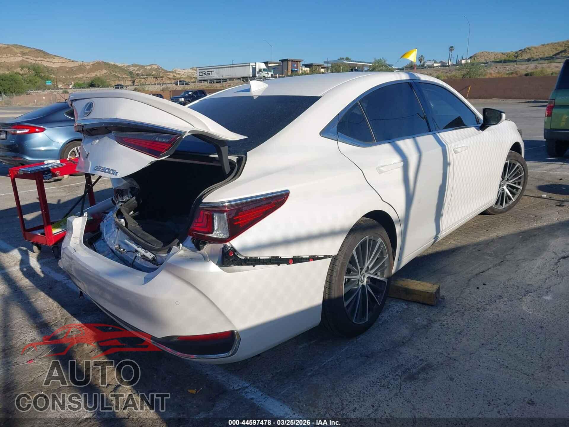LEXUS ES 300H 2025 - 58ADA1C19SU075529