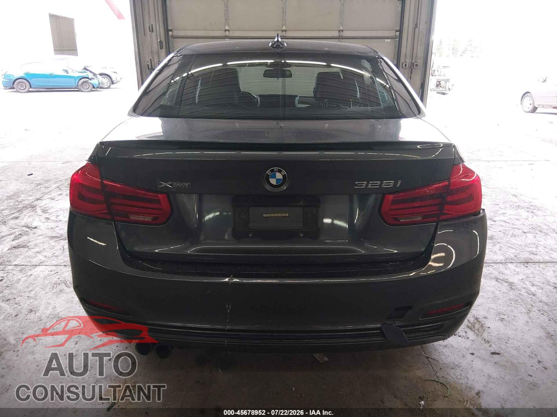 BMW 328I 2016 - WBA8E3G58GNU00504