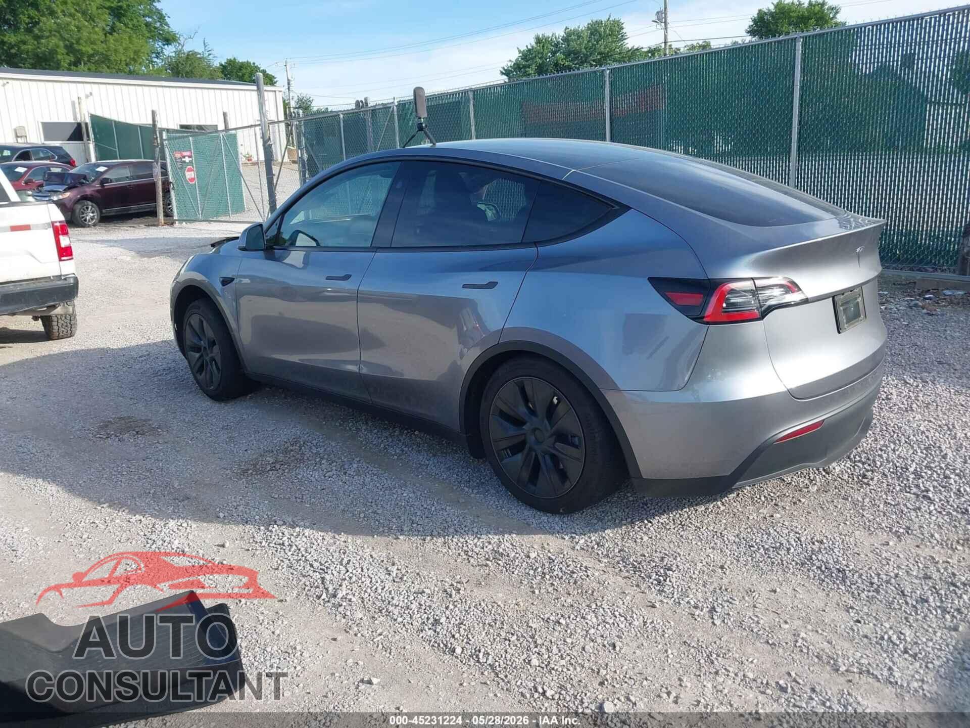 TESLA MODEL Y 2025 - 7SAYGDED2SA372543