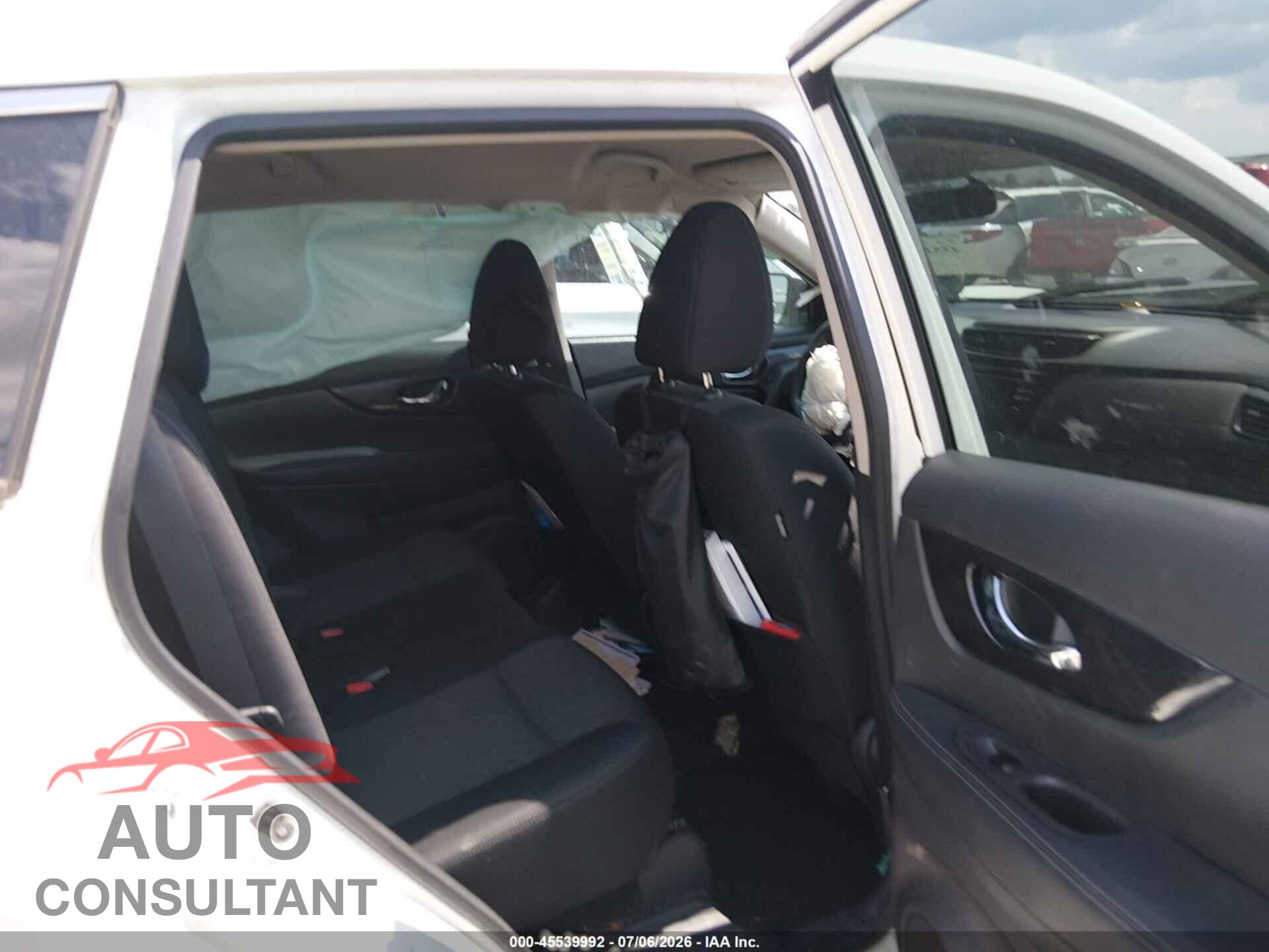 NISSAN ROGUE 2017 - KNMAT2MT2HP507366