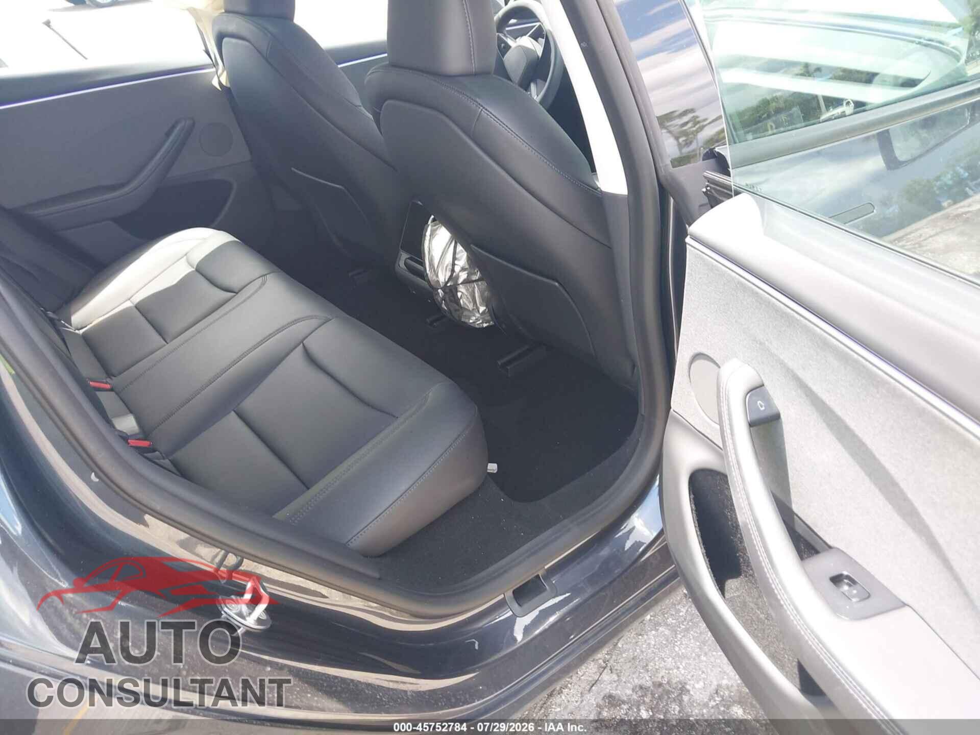 TESLA MODEL 3 2024 - 5YJ3E1EA9RF870964