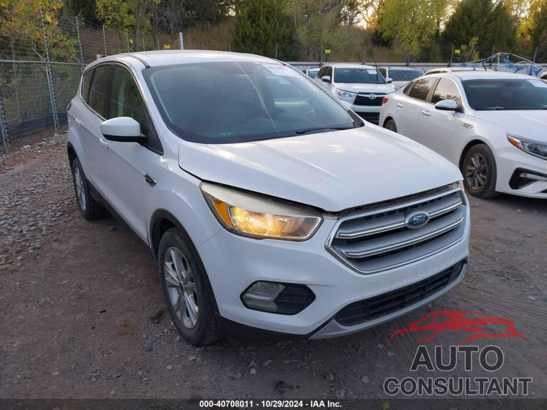 FORD ESCAPE 2017 - 1FMCU0GD4HUC81844