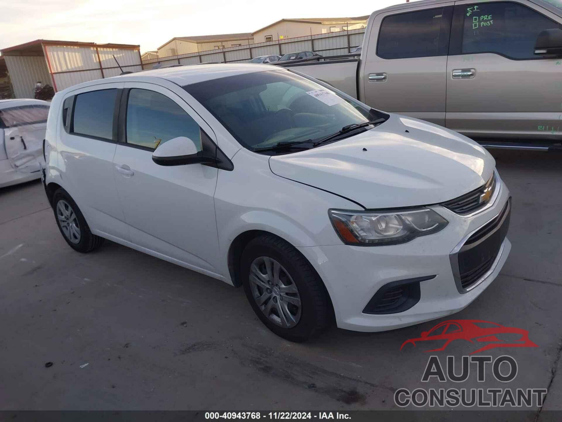 CHEVROLET SONIC 2017 - 1G1JG6SH8H4149422