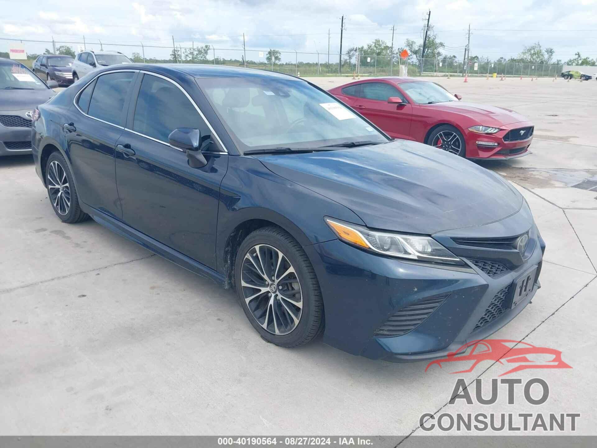 TOYOTA CAMRY 2018 - 4T1B11HK8JU674355