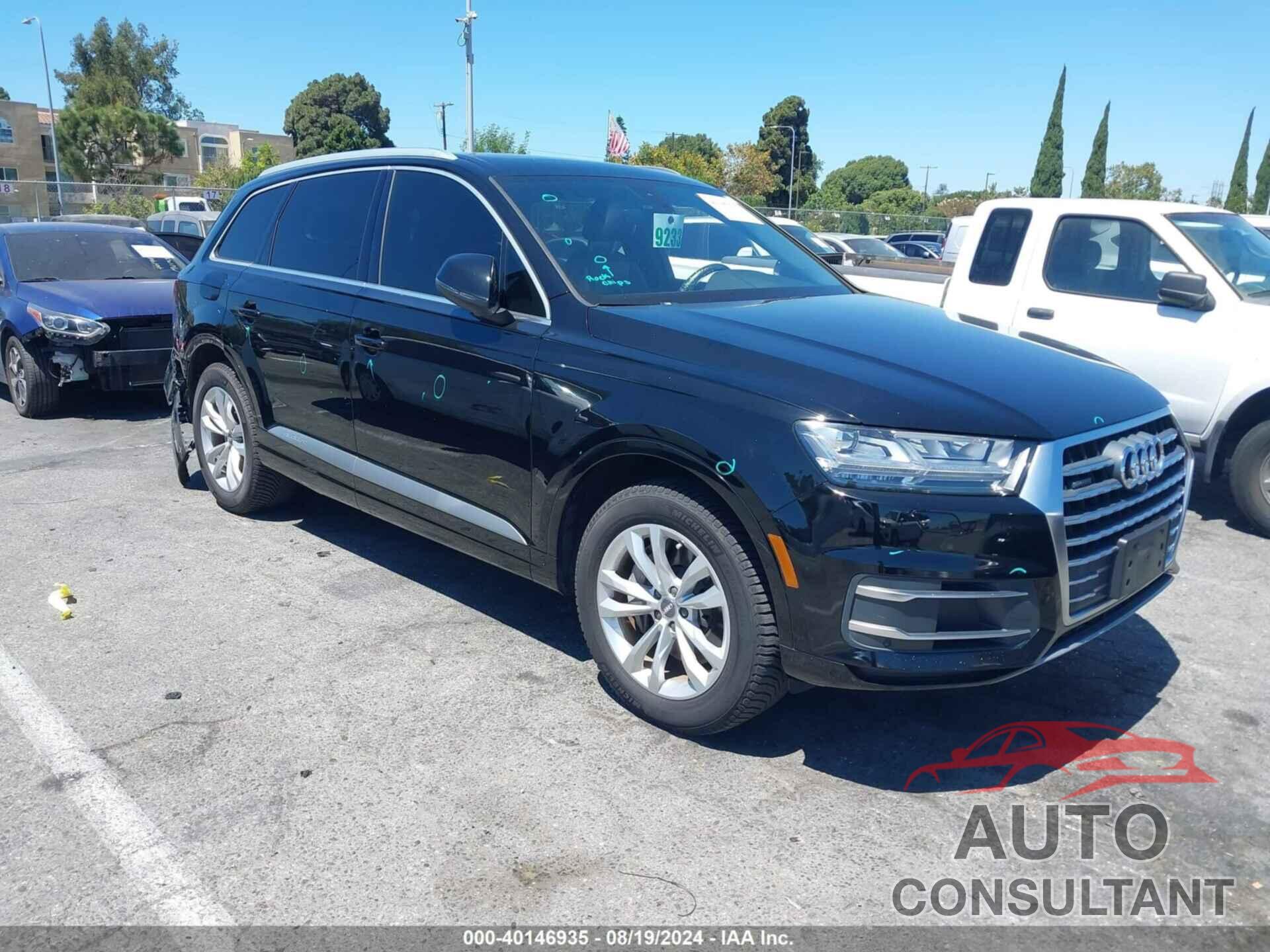 AUDI Q7 2018 - WA1LHAF78JD047944