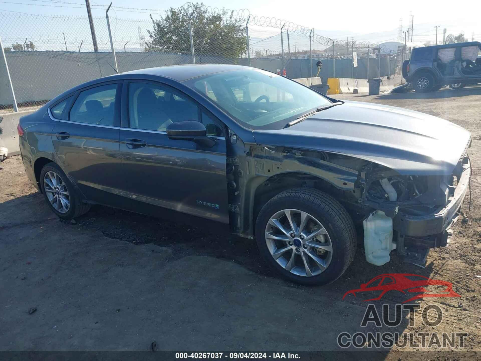 FORD FUSION HYBRID 2017 - 3FA6P0LU7HR295586
