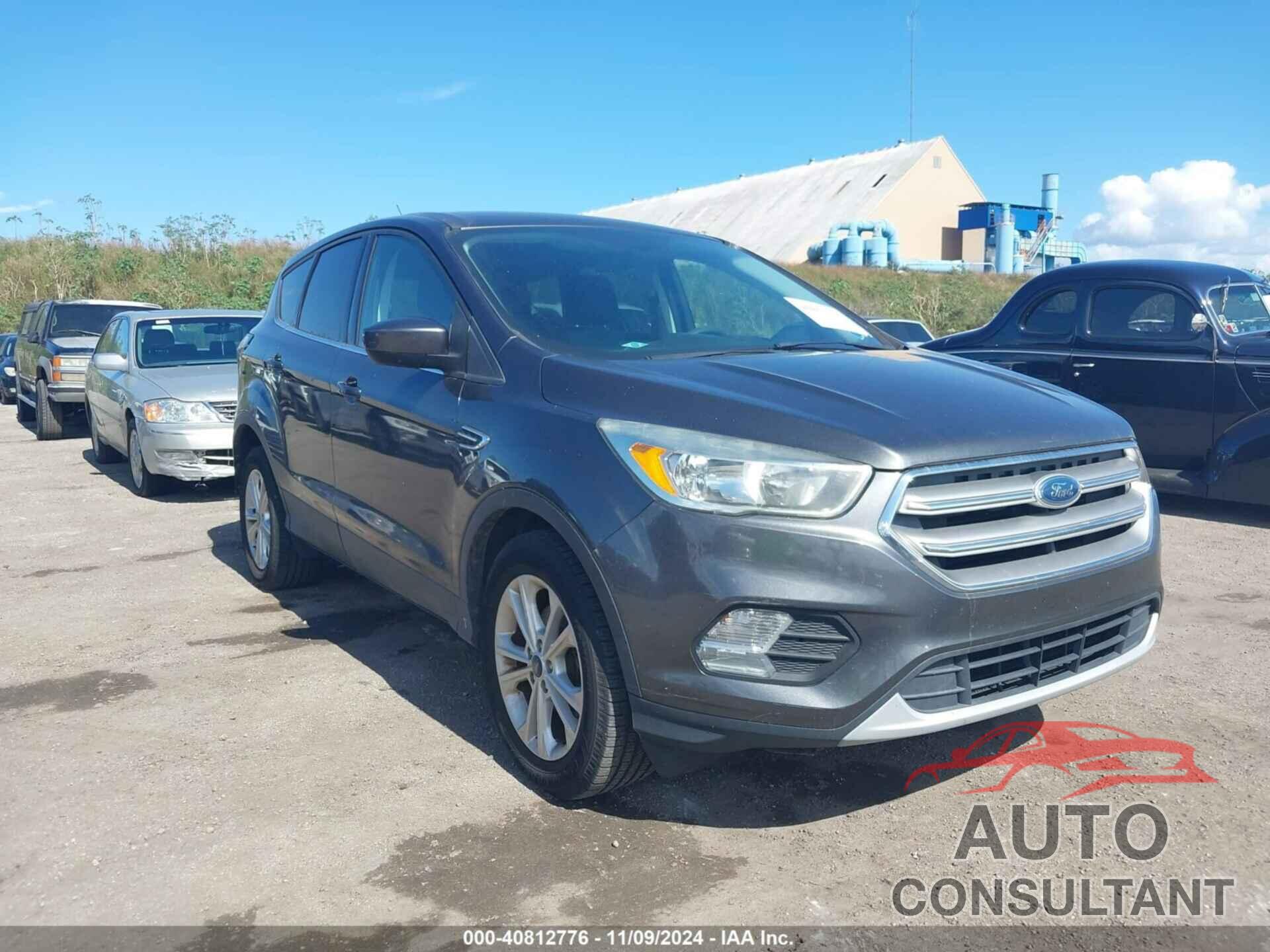 FORD ESCAPE 2017 - 1FMCU0GD2HUC93362