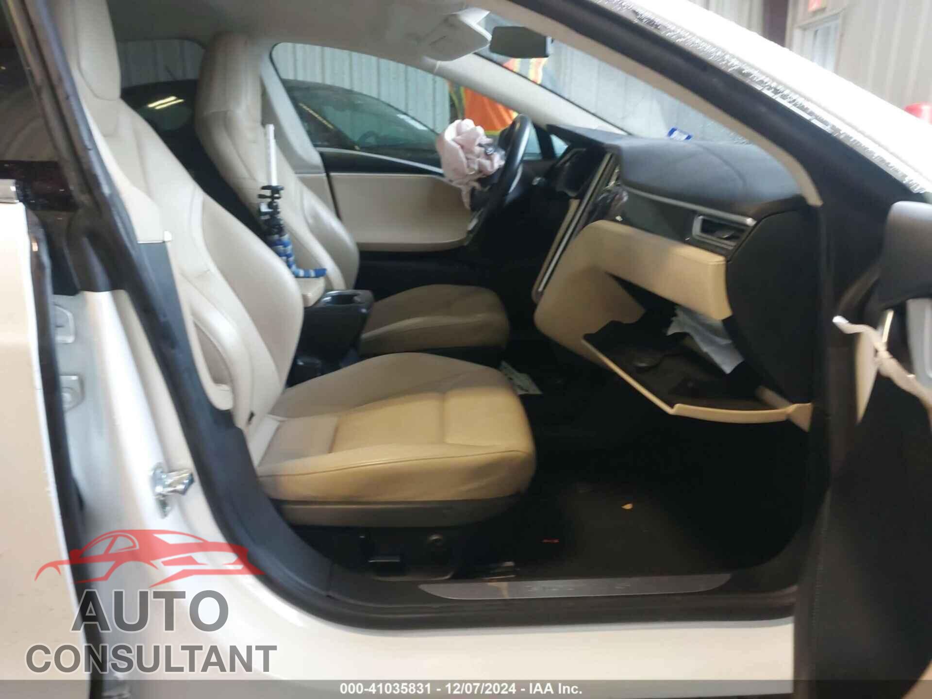 TESLA MODEL S 2015 - 5YJSA1E17FF113967