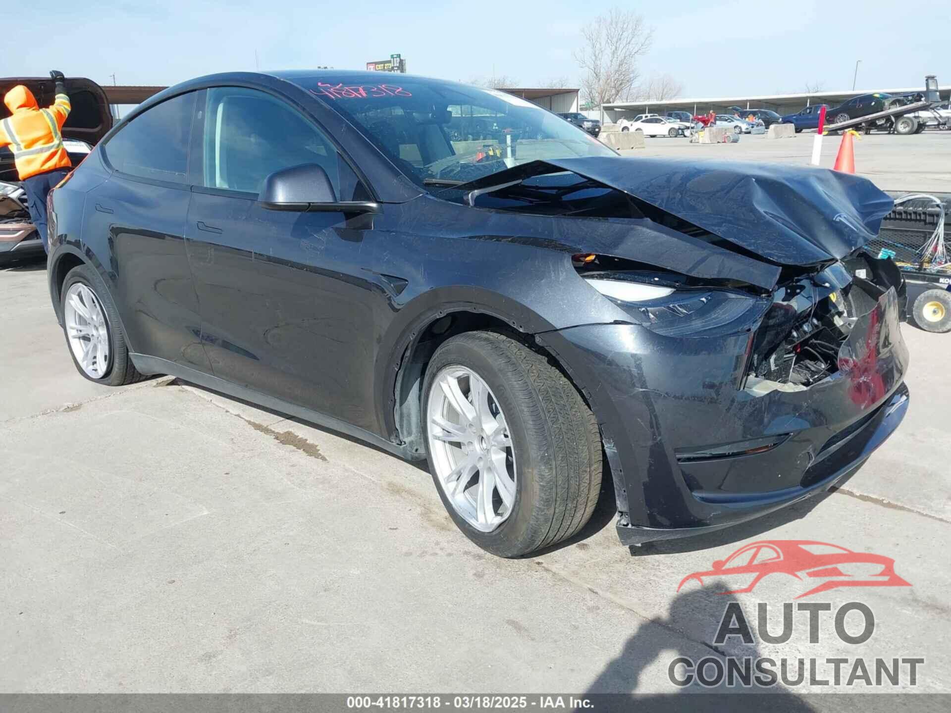 TESLA MODEL Y 2024 - 7SAYGDED9RF044789