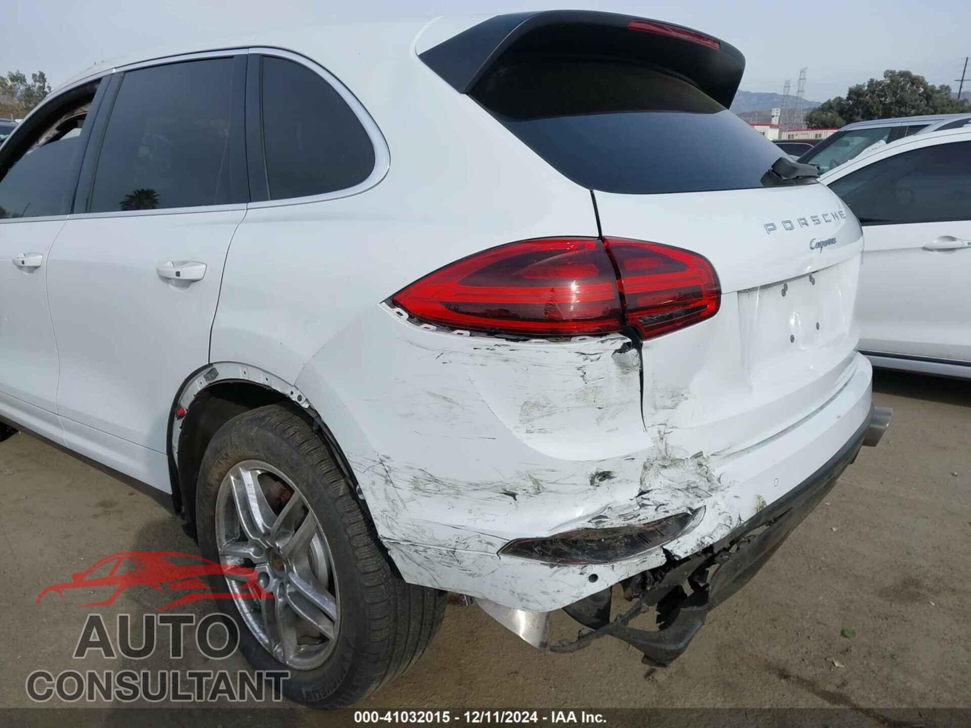 PORSCHE CAYENNE 2015 - WP1AF2A21FLA35831