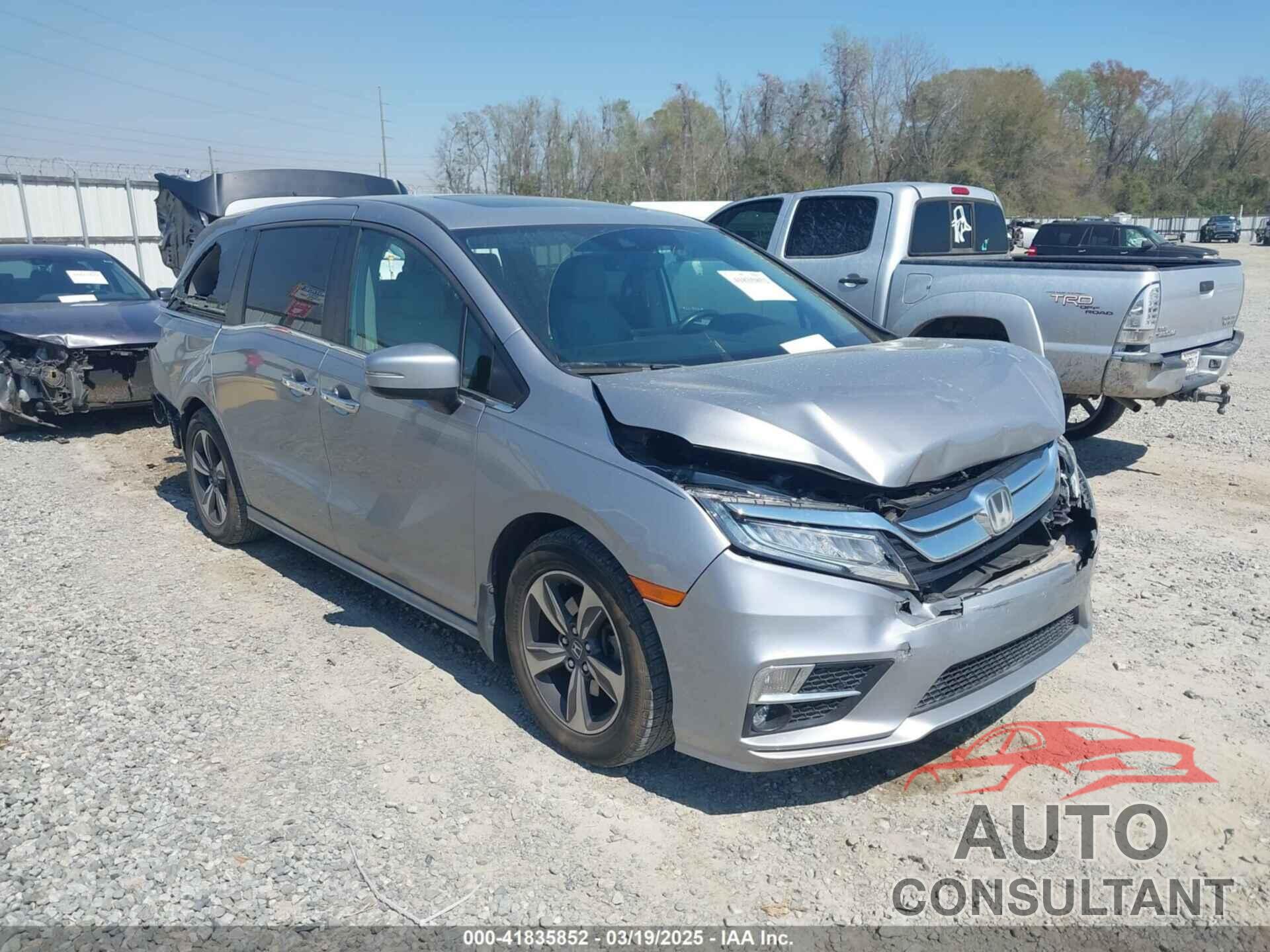 HONDA ODYSSEY 2018 - 5FNRL6H84JB070387