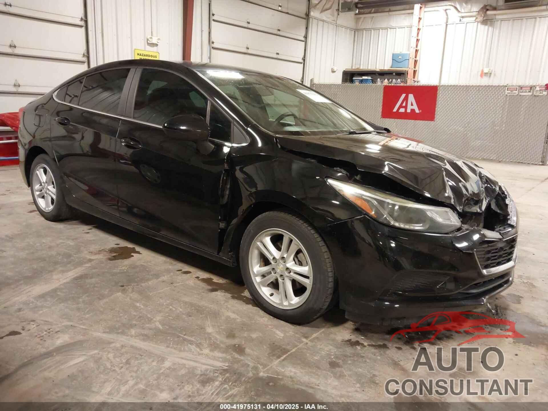CHEVROLET CRUZE 2018 - 1G1BE5SM3J7245576