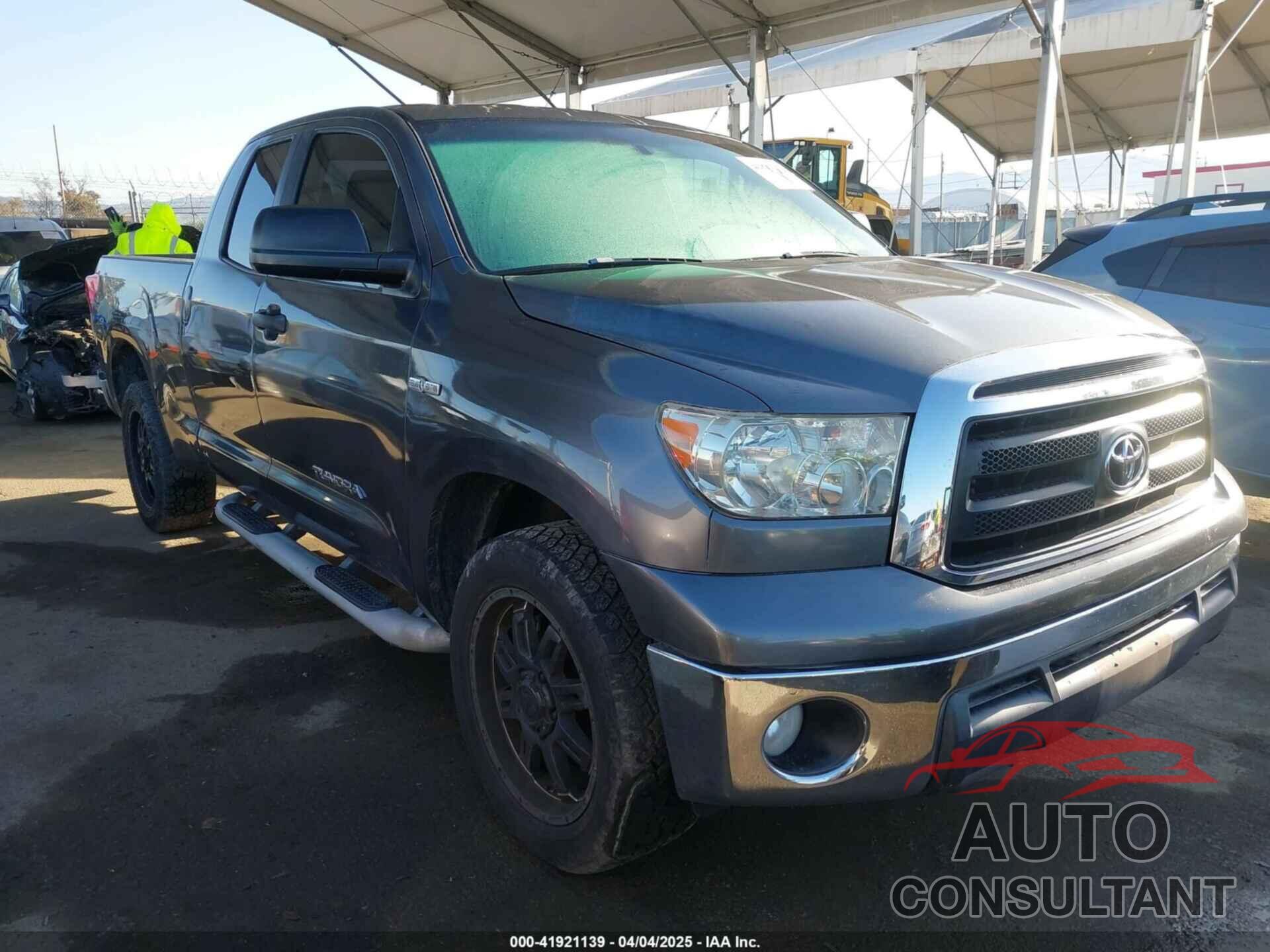 TOYOTA TUNDRA 2011 - 5TFRM5F15BX028699