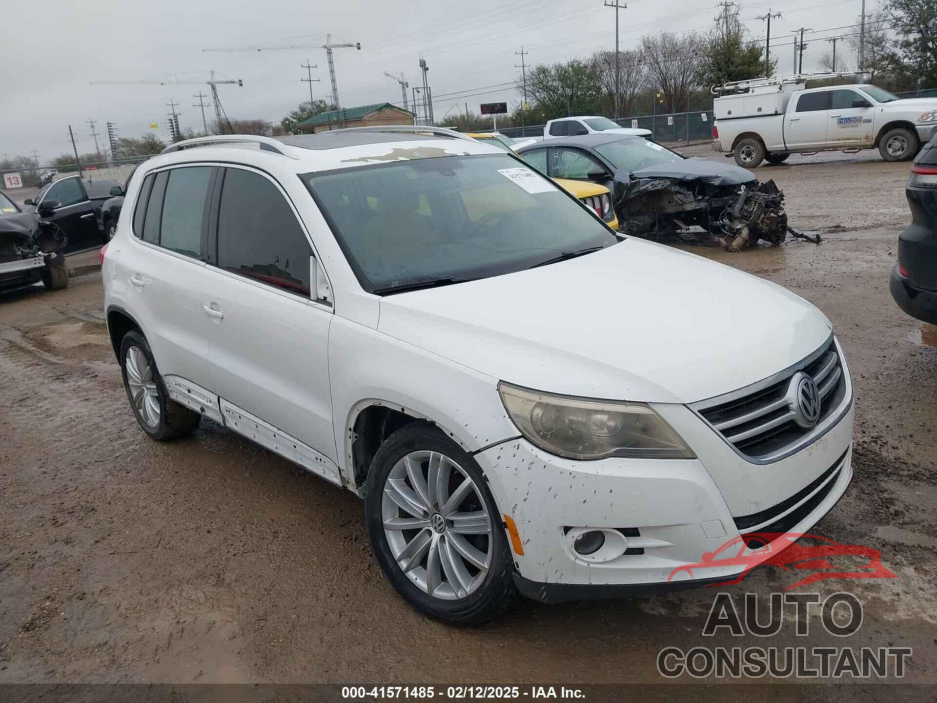 VOLKSWAGEN TIGUAN 2011 - WVGAV7AX4BW513998